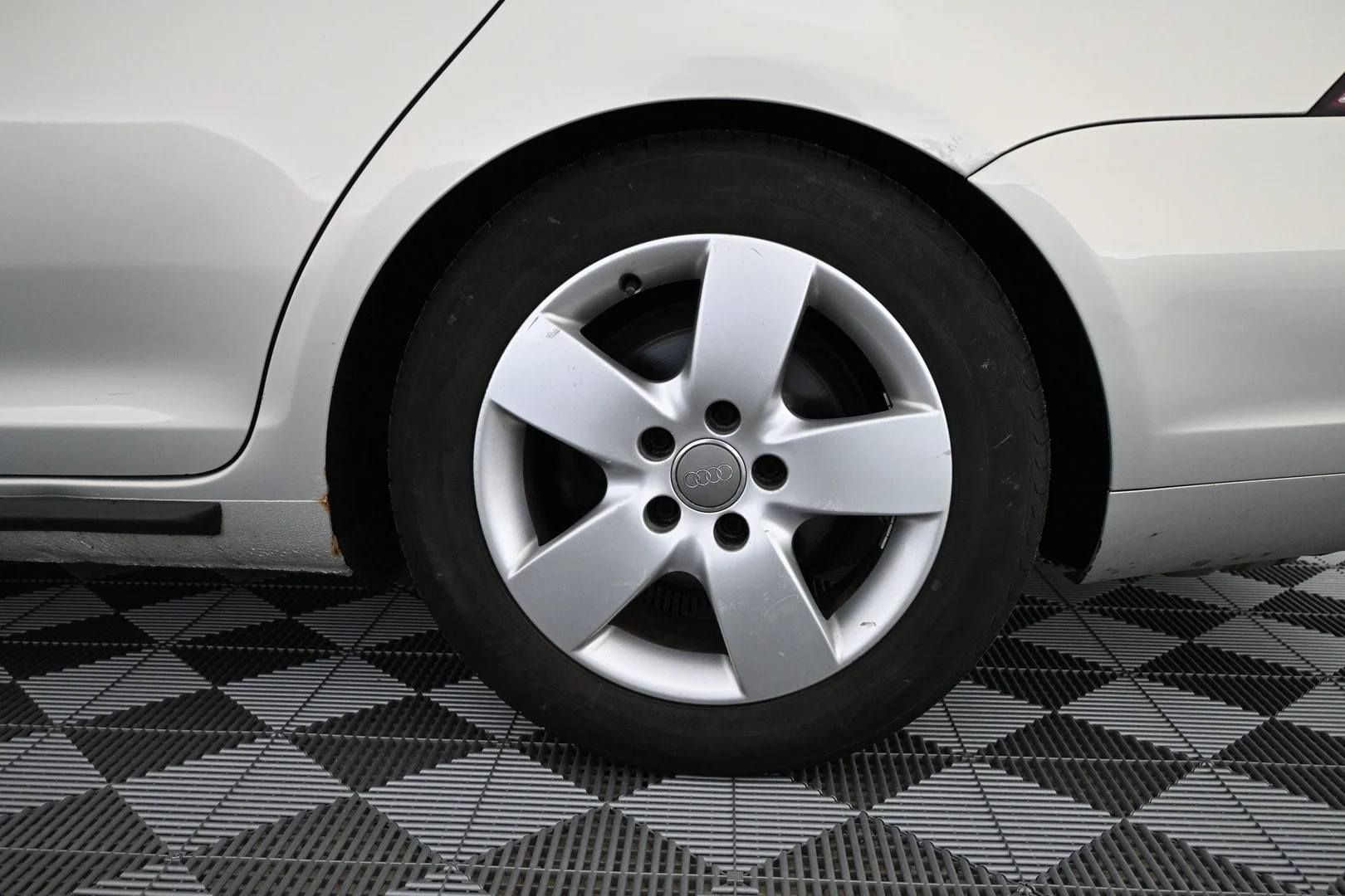 Car Image - uloKUBEupItzpHgRrKRsq