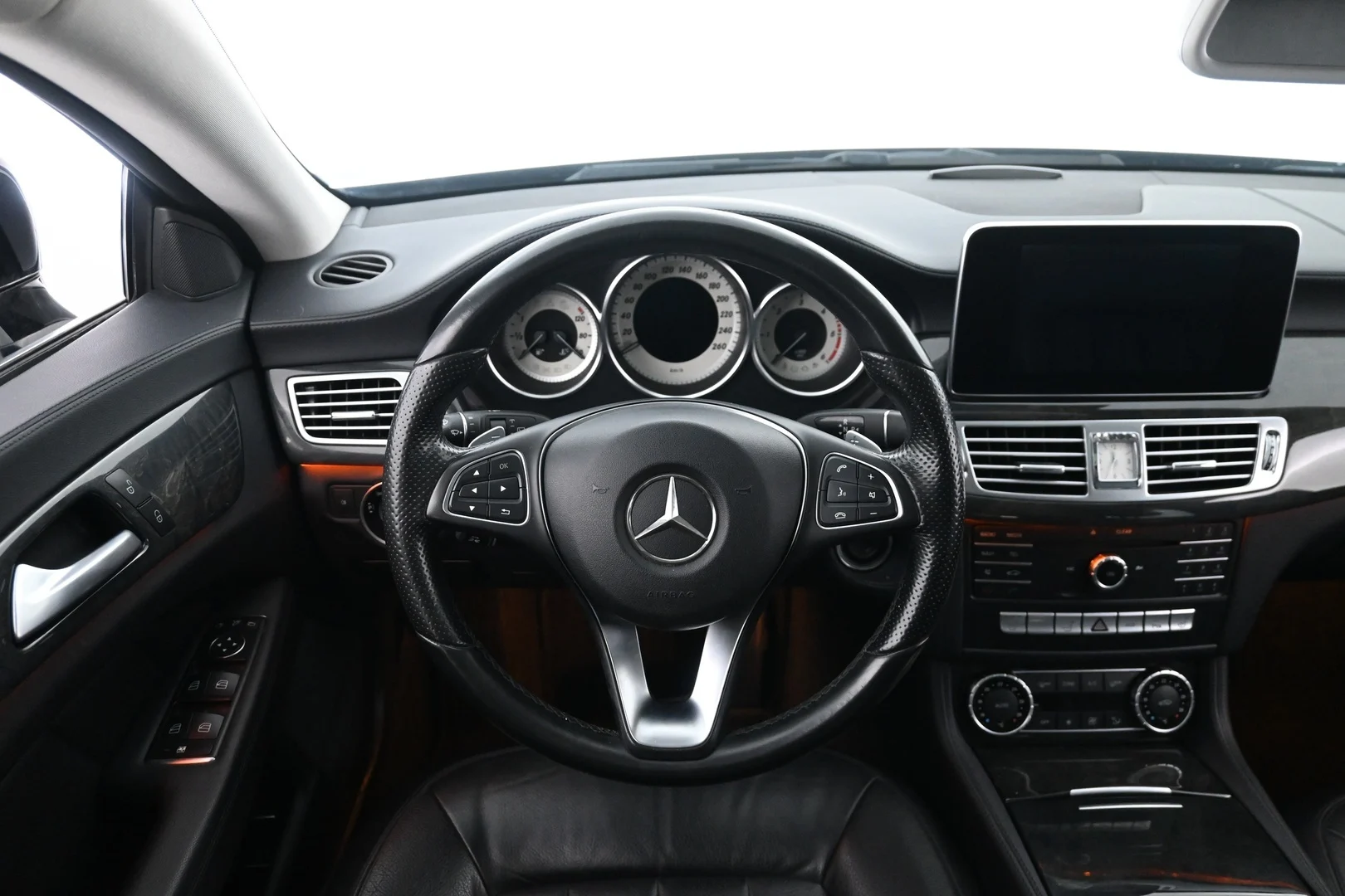 Car Image - 6DSDSpNN2xXRaA7FnMfU4M