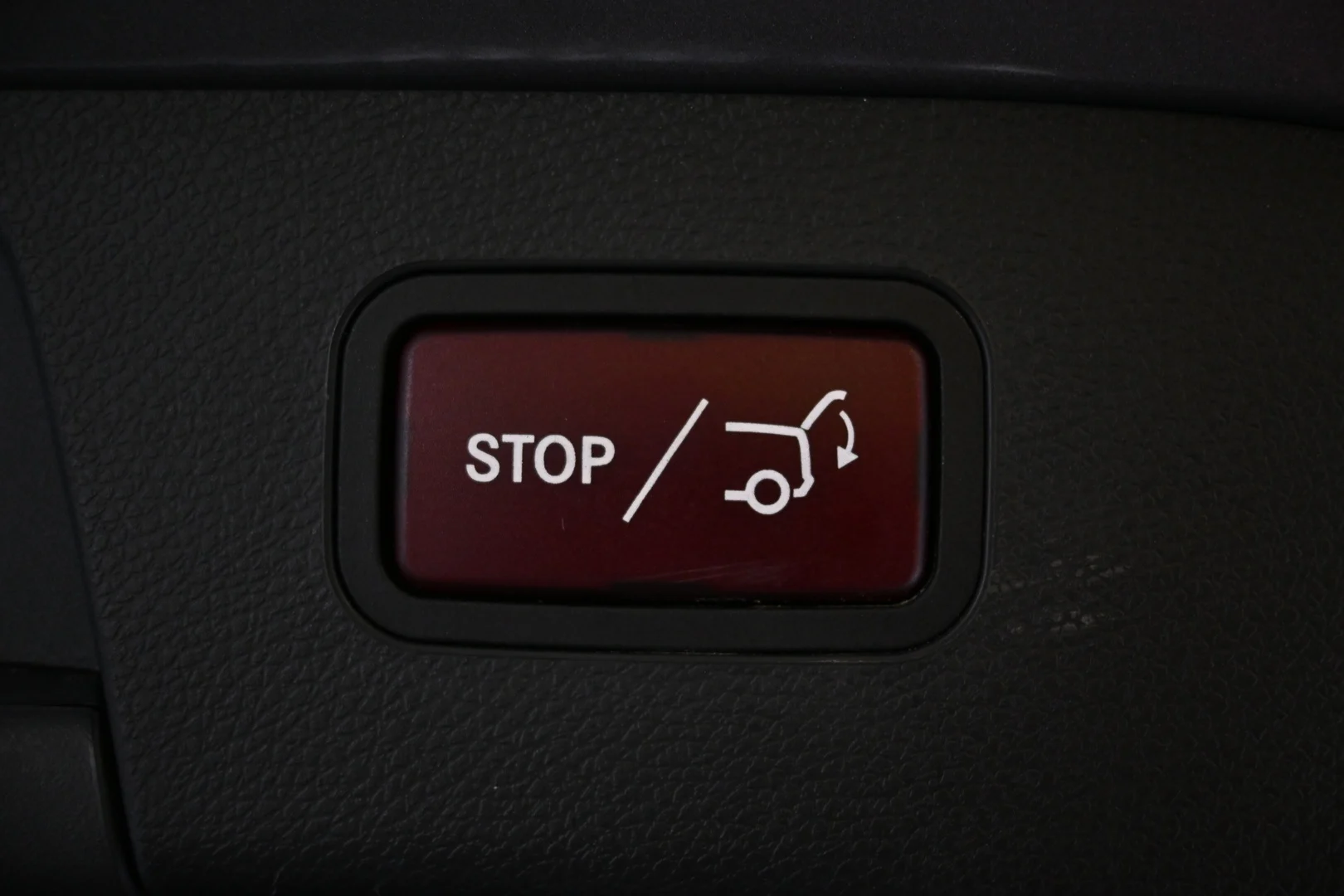 Car Image - 3rt8b3eRRXNYxErFpXqVl