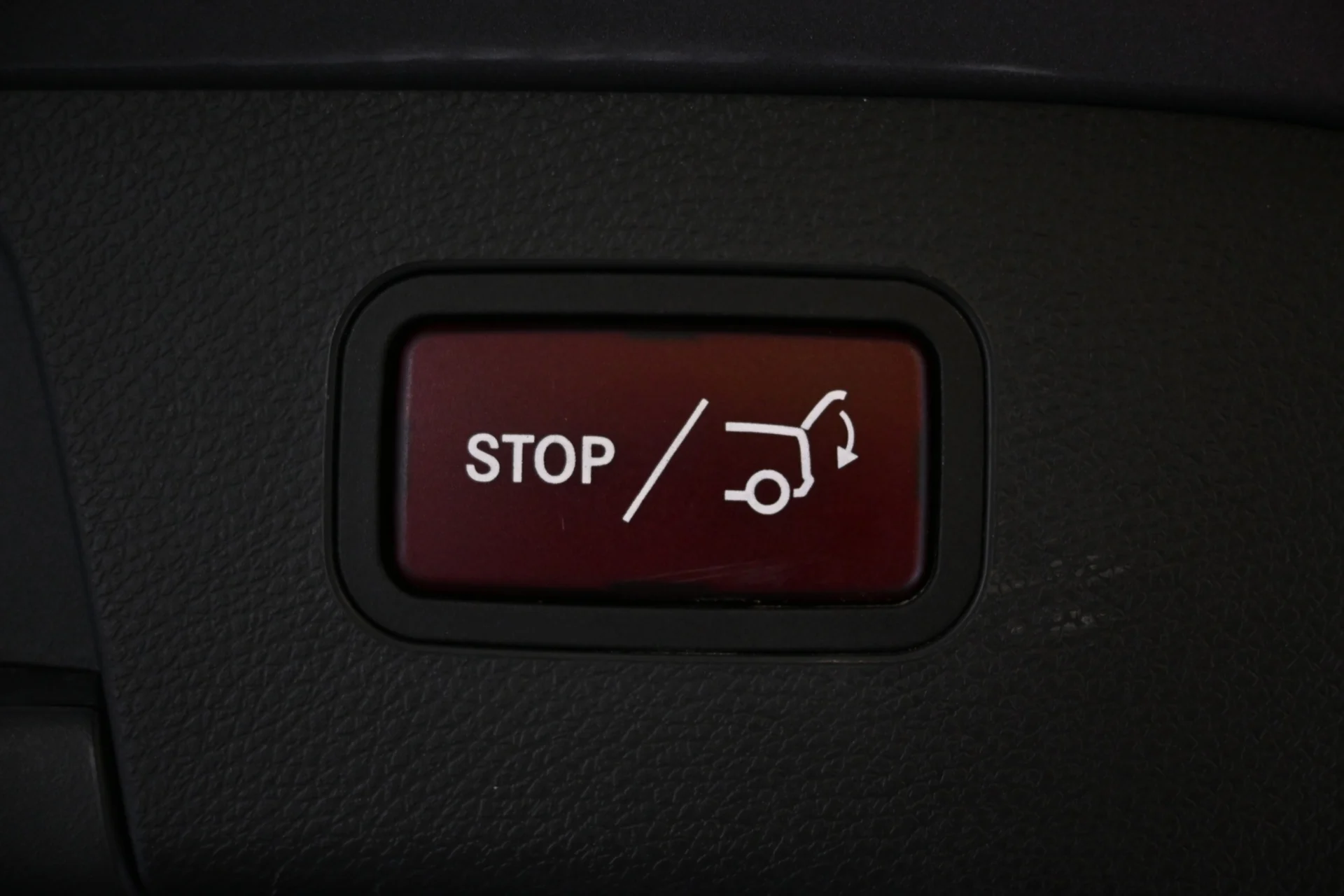 Car Image - 3rt8b3eRRXNYxErFpXqVl