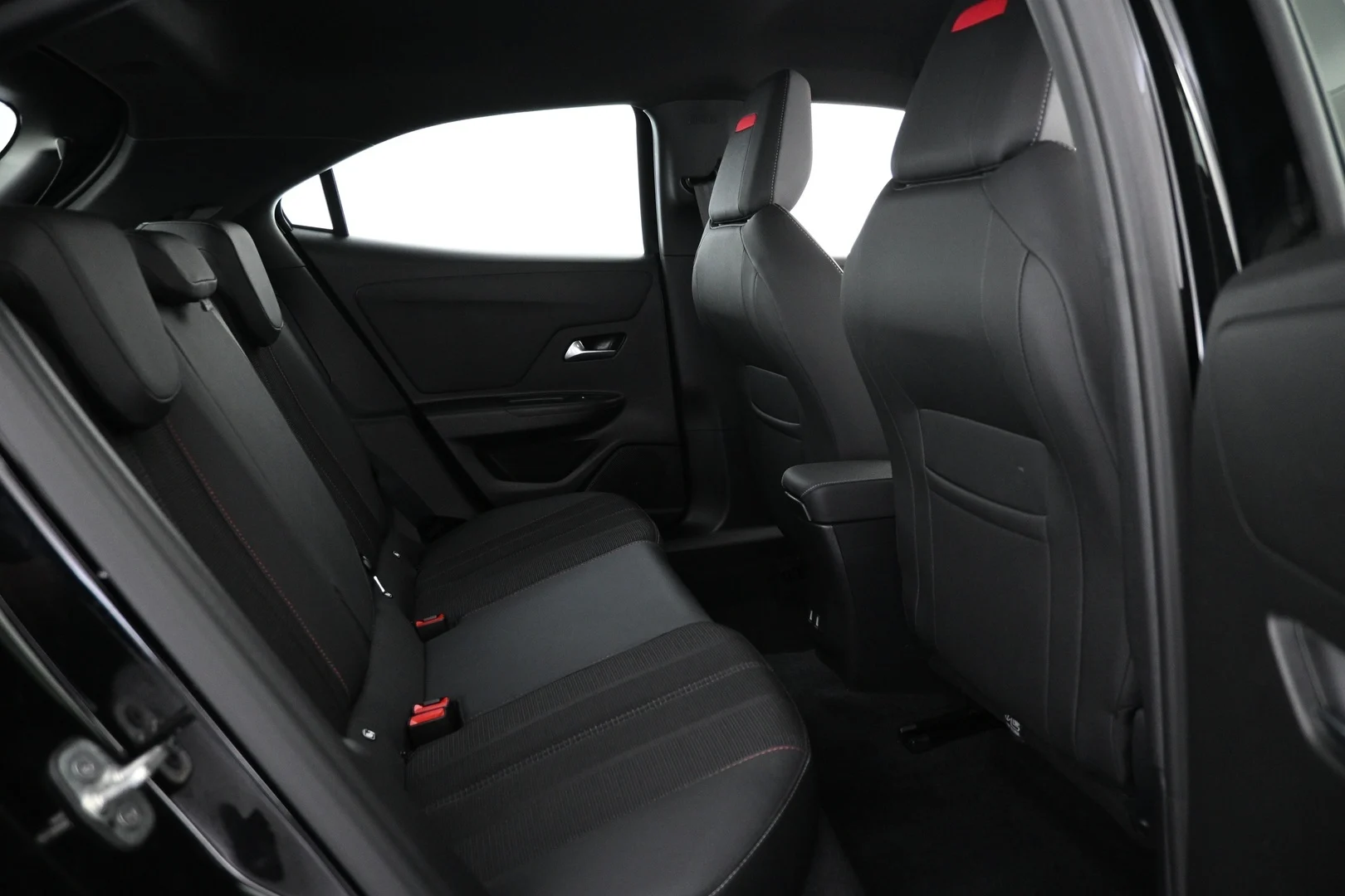 Car Image - 6ScOenLXRKCBmebWbgfvUf