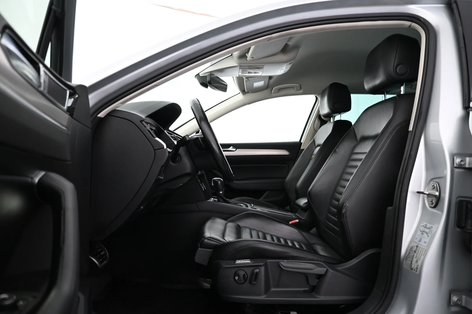 Car Image - 5ECp5sTZh1Y8qv6OeWvTre