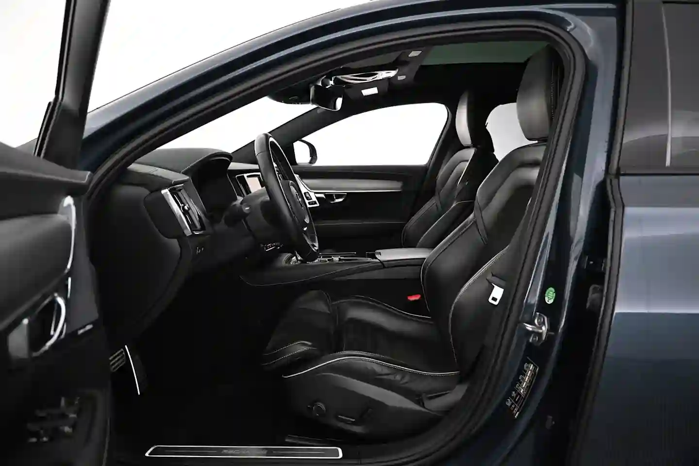Car Image - 54M2C8wY421xo3AMTTFRs8
