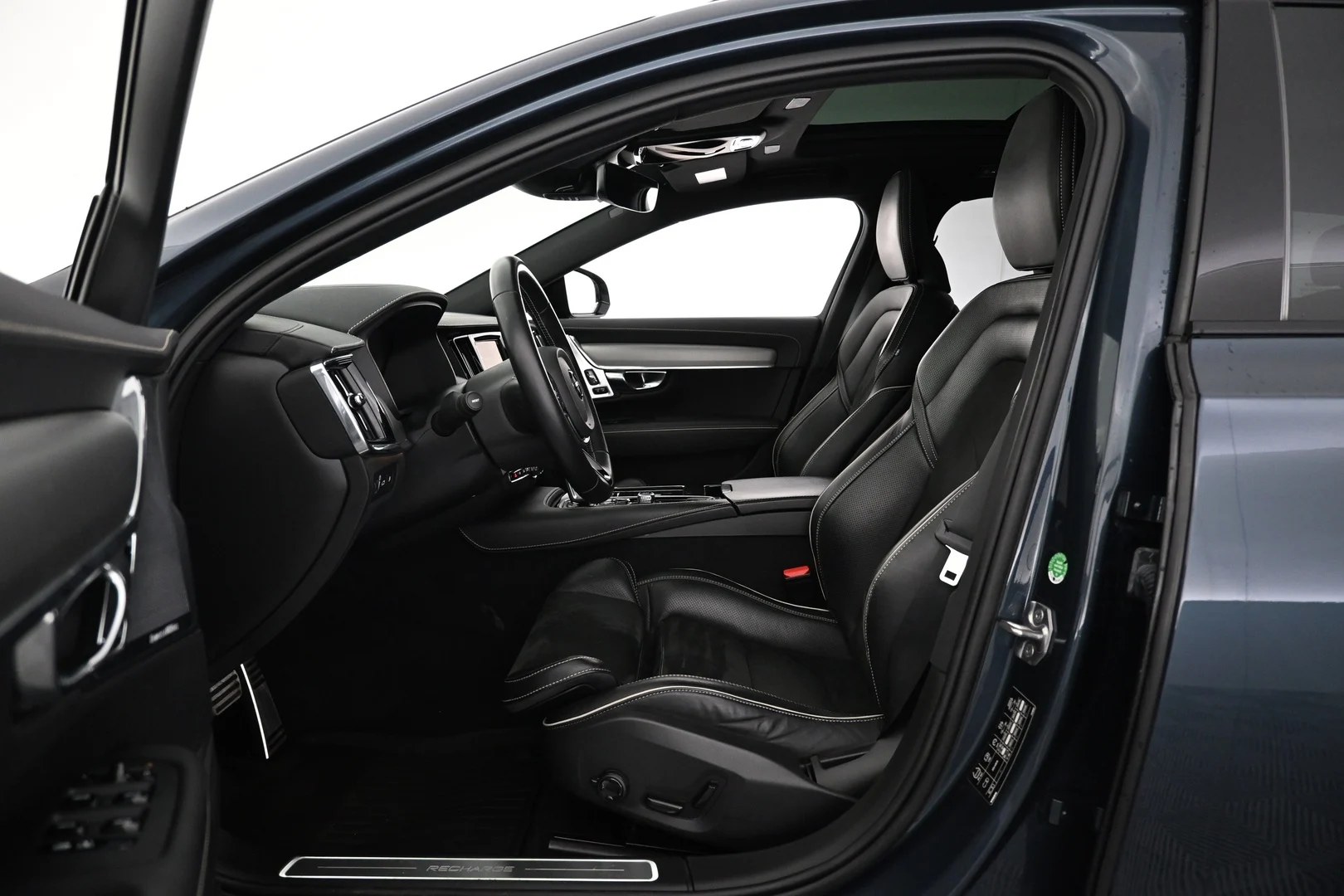 Car Image - 54M2C8wY421xo3AMTTFRs8