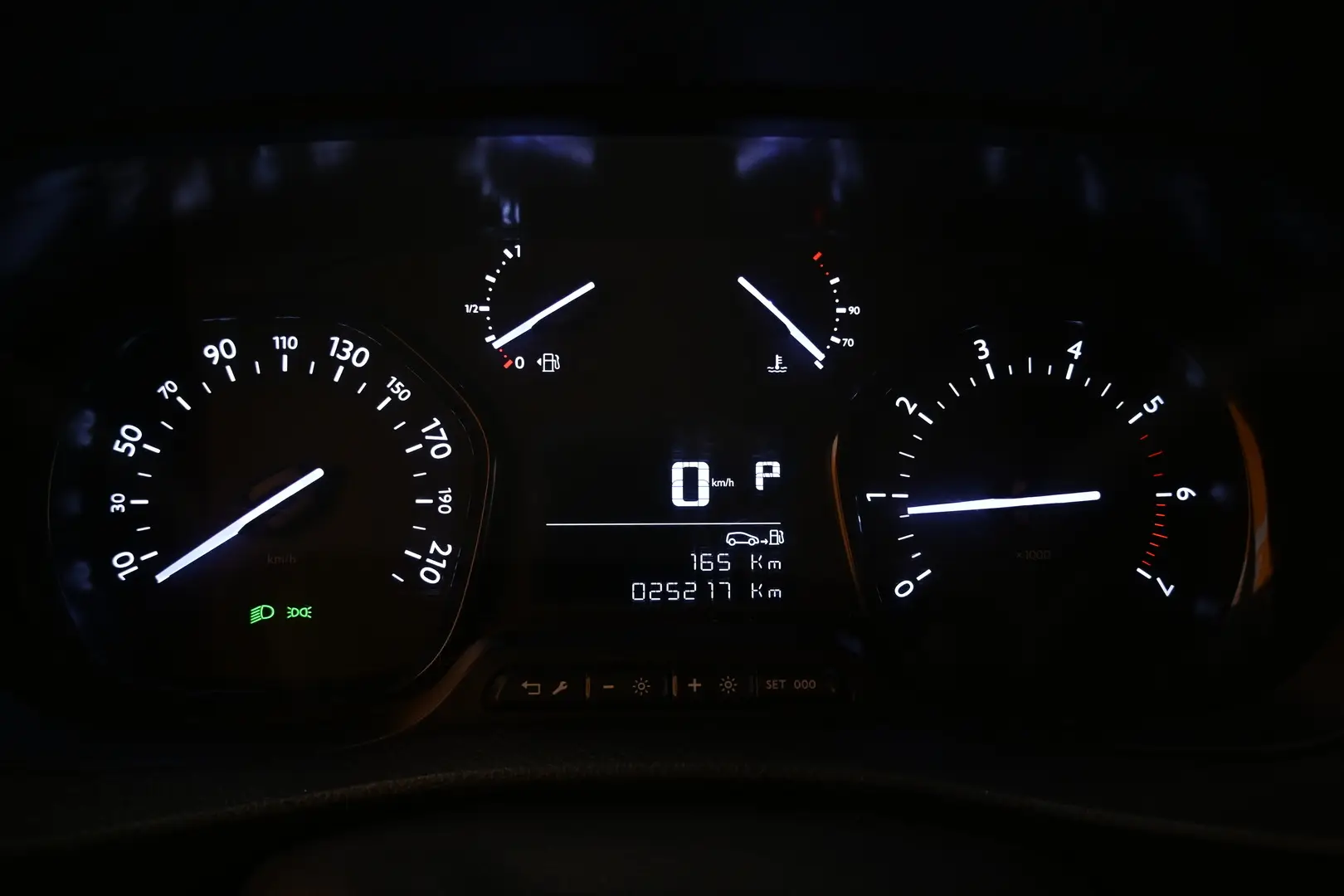 Car Image - 4fnyhEx7F5AEMxDQ10PTSa