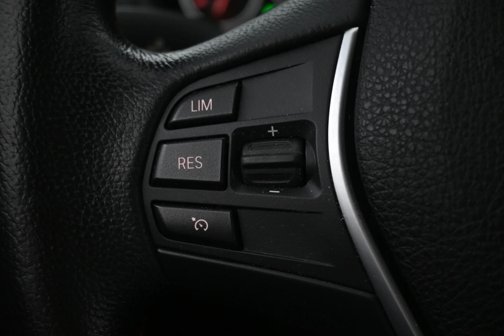 Car Image - 7b8YInhflrW61MMnq5zoPP