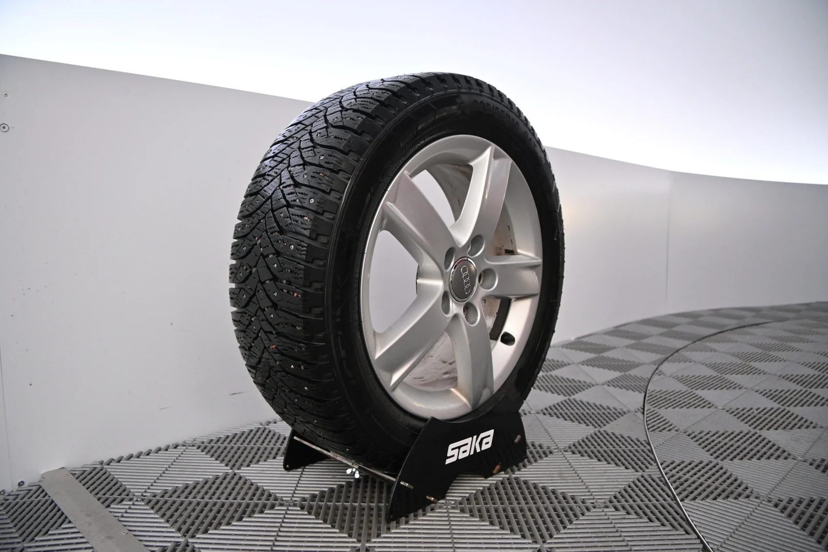 Car Image - 1mGpxGLtQSmTdFQdm9pSMl
