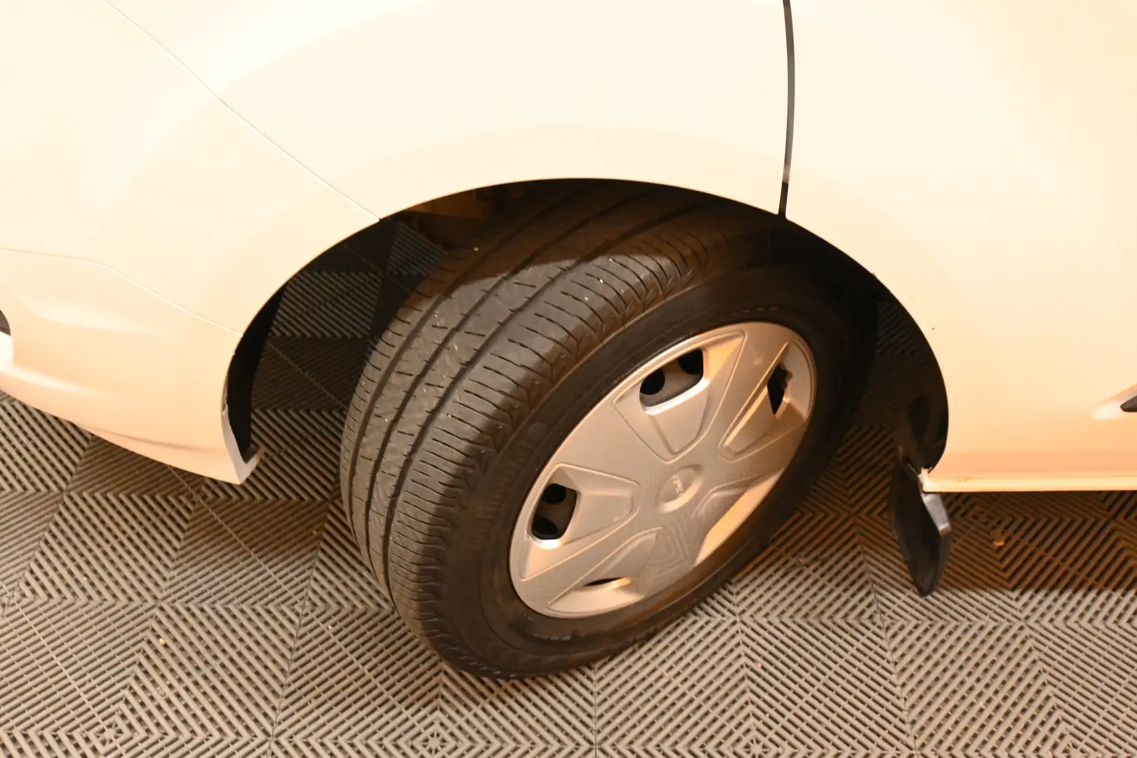 Car Image - 2cEDhWbWddCED79CH84Yqf