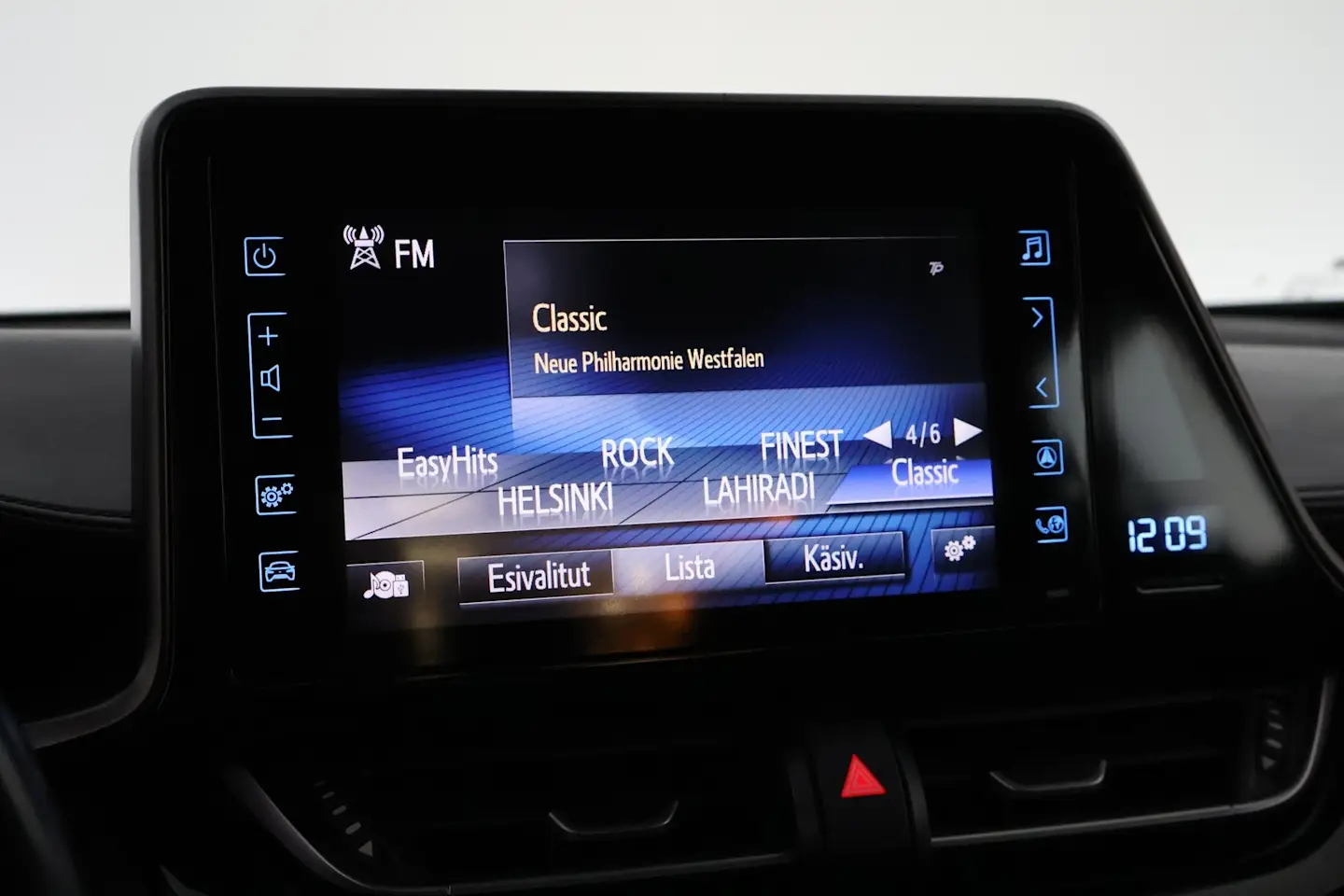 Car Image - 4gf7UgphGT4WCF5SvJP8zS