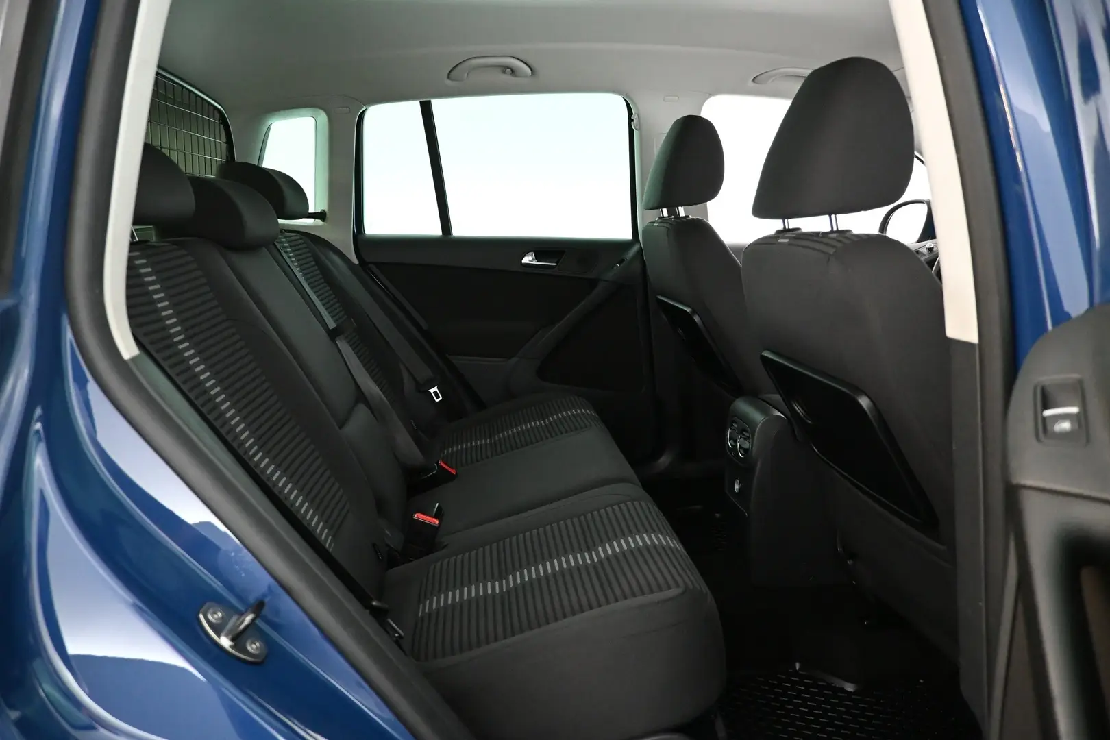 Car Image - 6TrG6ORZfoO1hi8wFGJzmf