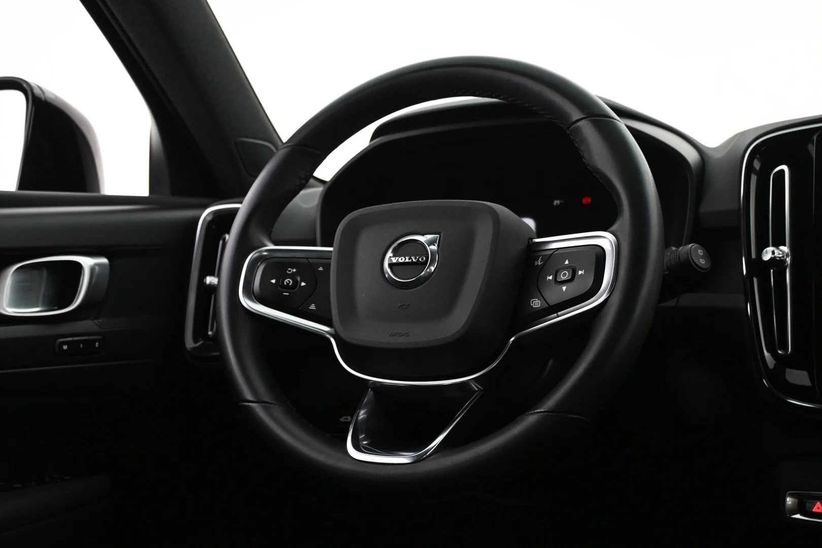 Car Image - 4YNX7hTvgn4b7O14J9jQTk