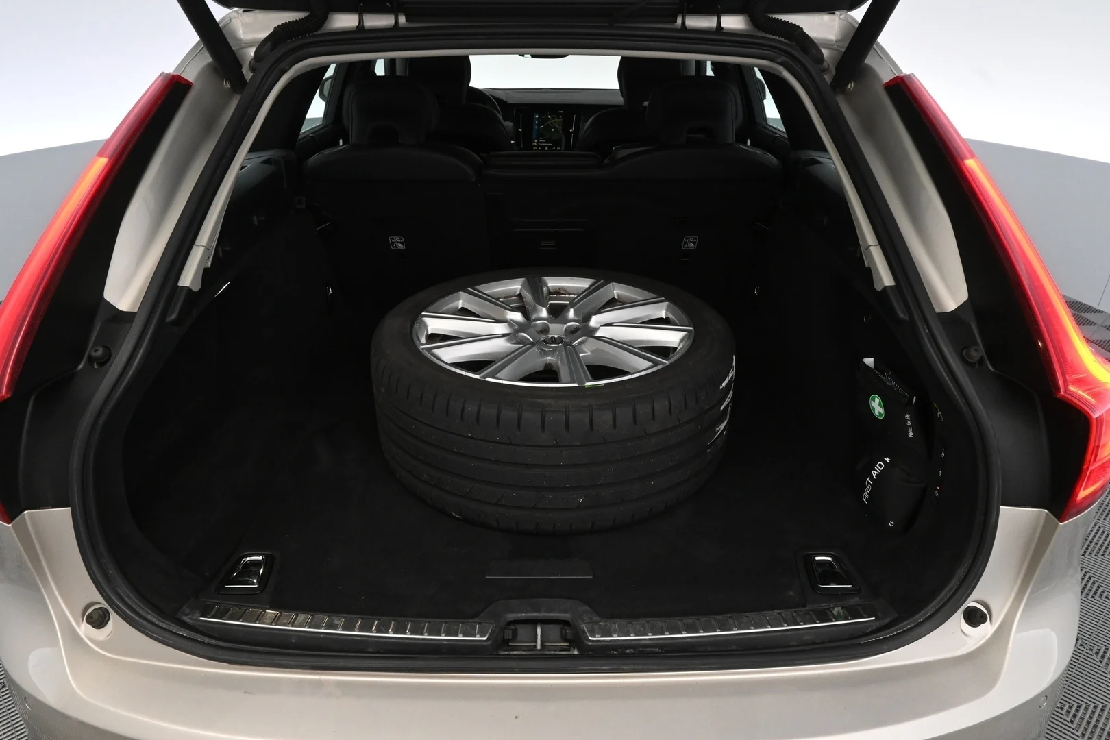 Car Image - 6SRtHhfWnb2gmHZMsi306a