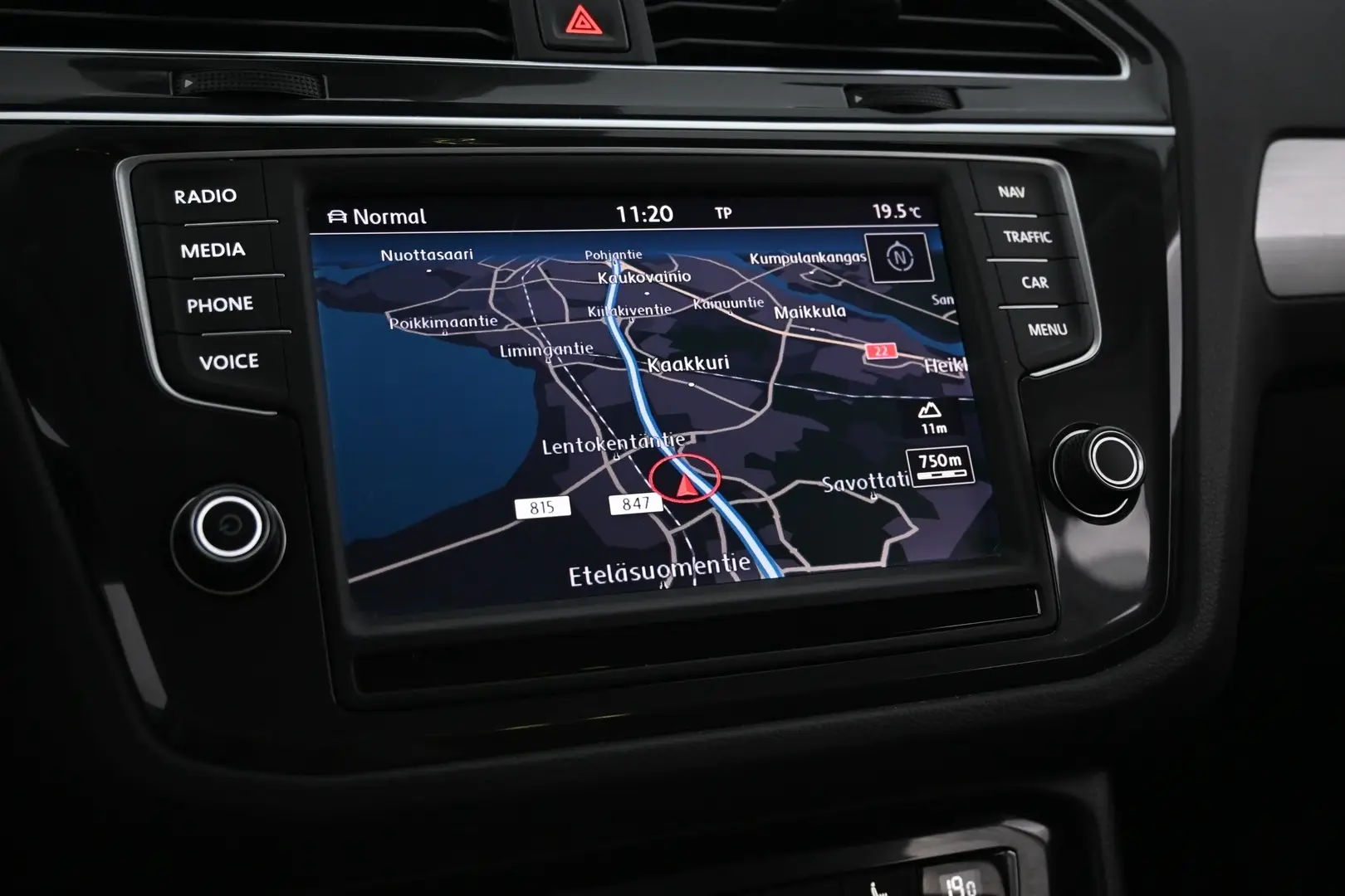 Car Image - 7JBRSnC2MQgP6xfamZeV2X