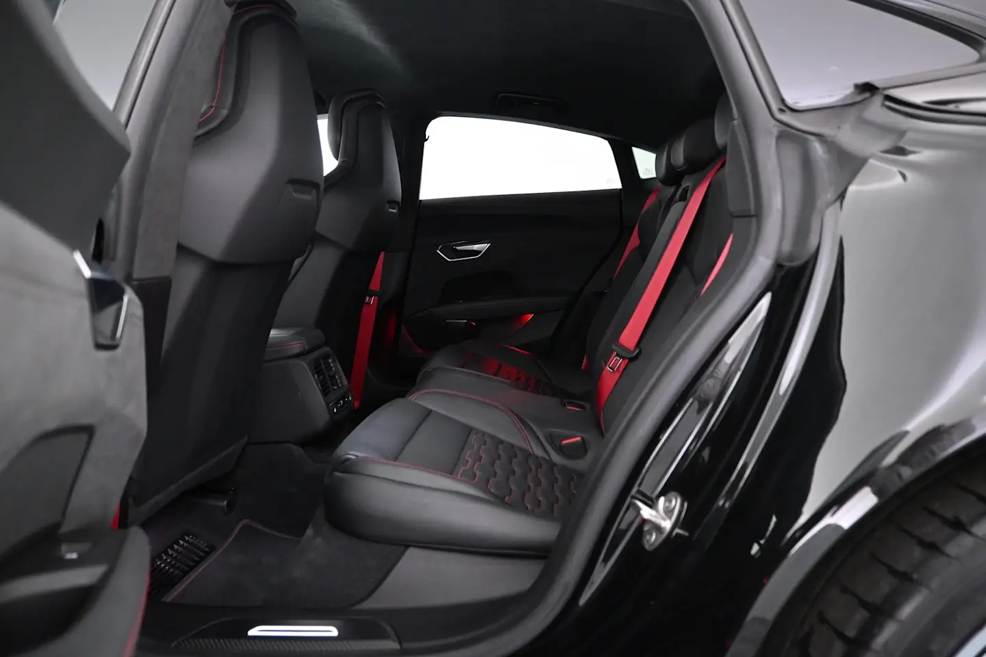 Car Image - vMeJ1yA2cWj3LTRYmD4cF