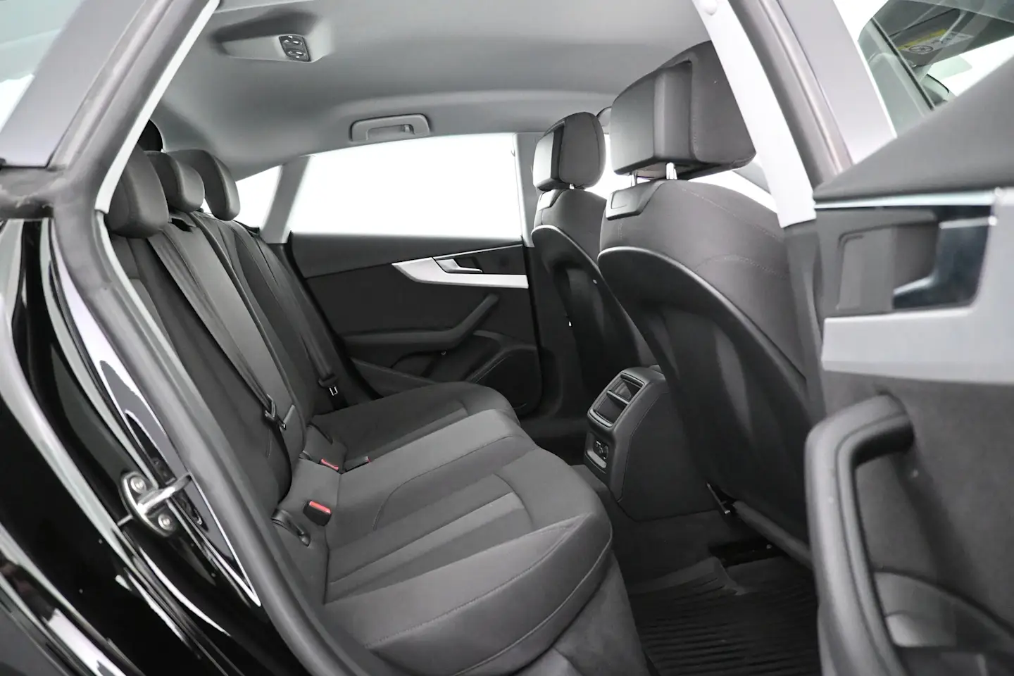 Car Image - 6fN3v0UhXABzEeGMqh38ON
