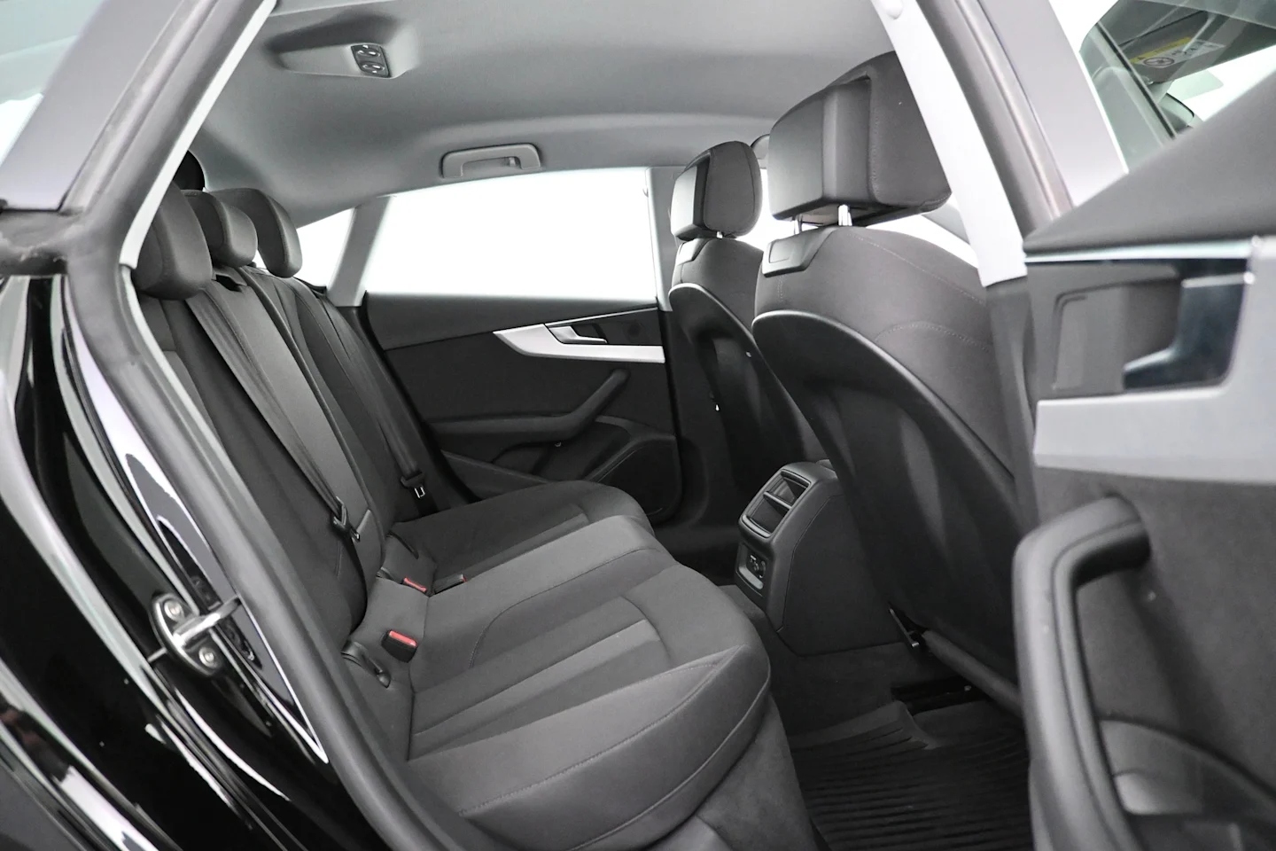 Car Image - 6fN3v0UhXABzEeGMqh38ON