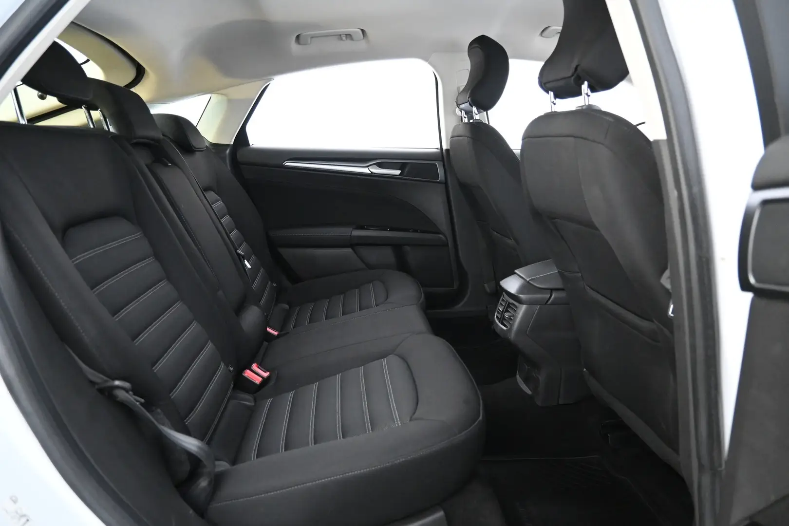 Car Image - 6fXmm6jfspcCfXrKNEWZcB