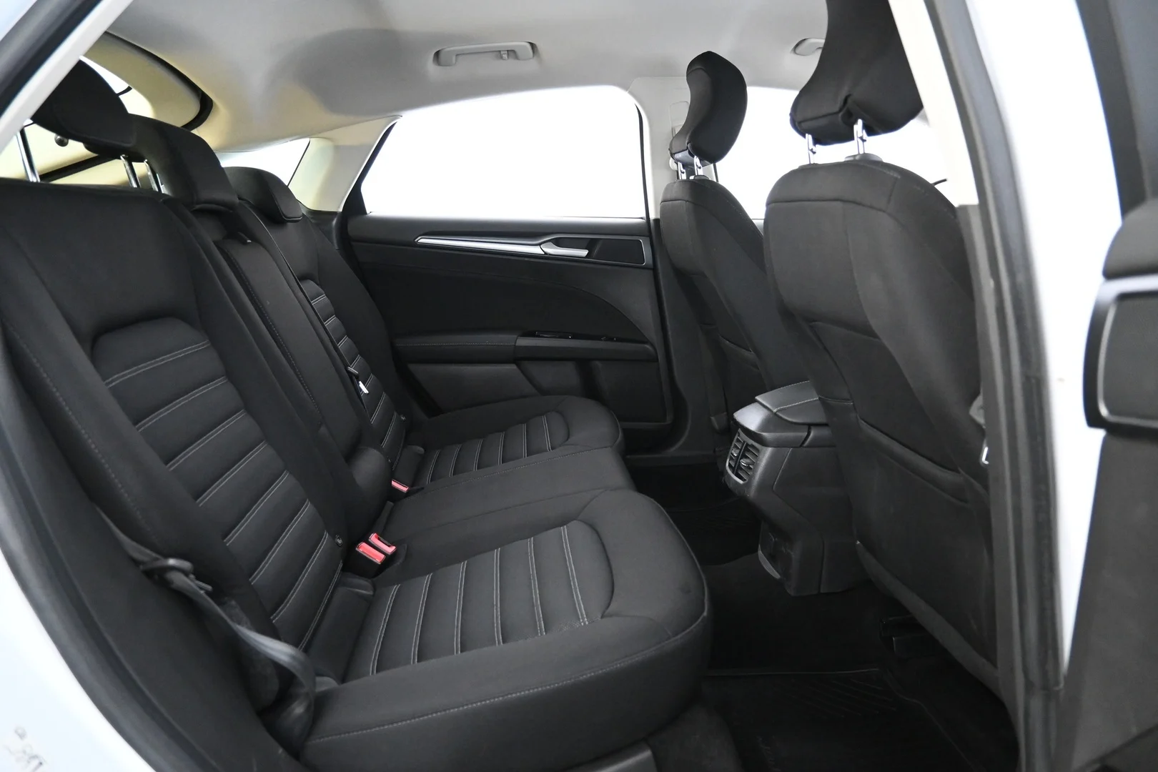 Car Image - 6fXmm6jfspcCfXrKNEWZcB