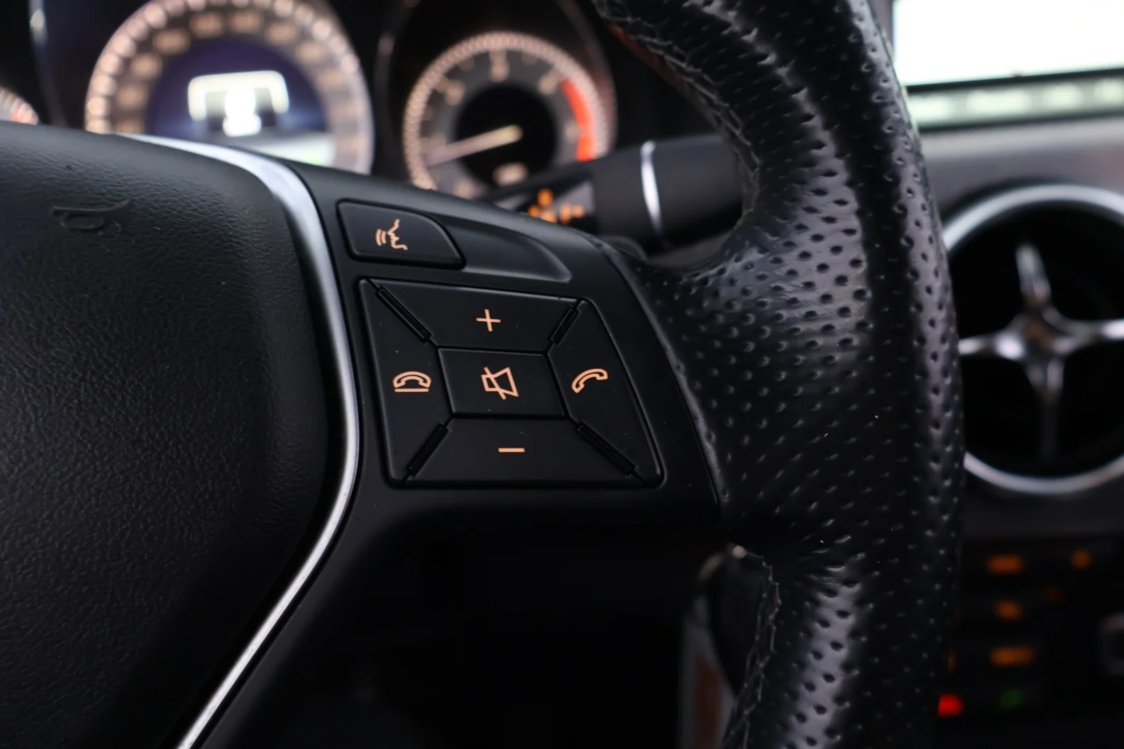 Car Image - YwF9ZjDPHPXAWbHz6LjiG