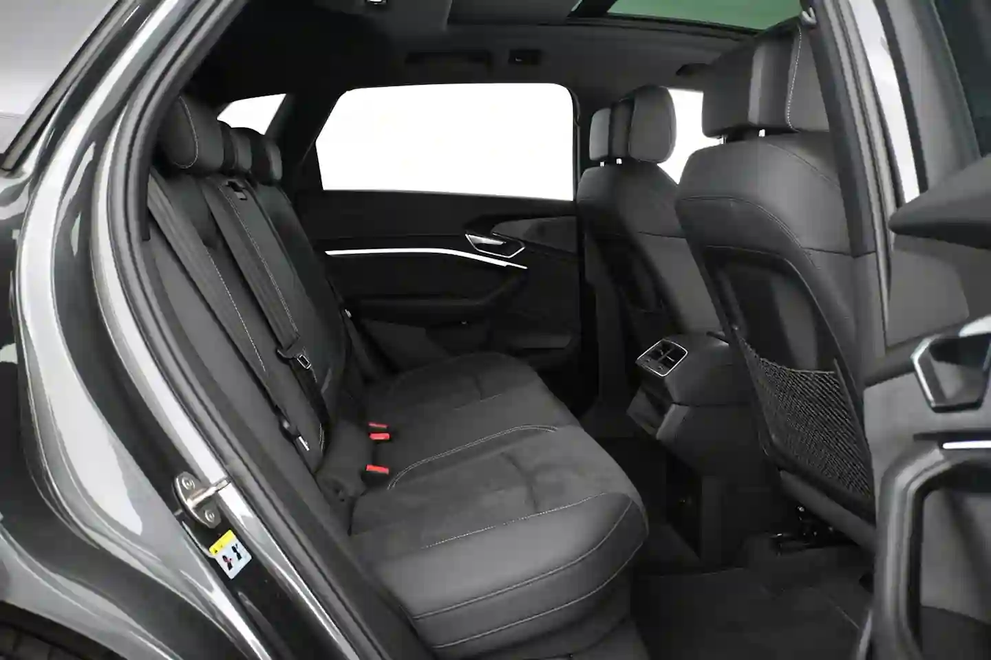 Car Image - 1GyNuTq3Dzl5utxZIqqOyl