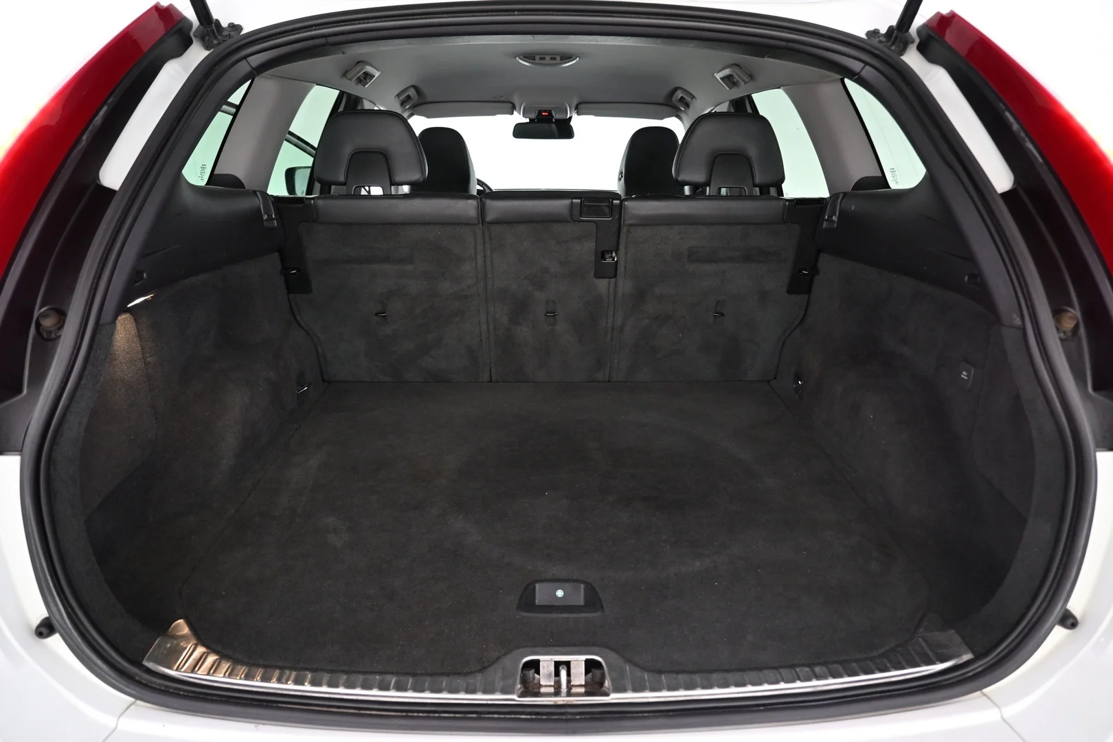 Car Image - 5zBpPcuX6F5aLtHZ8KK7M