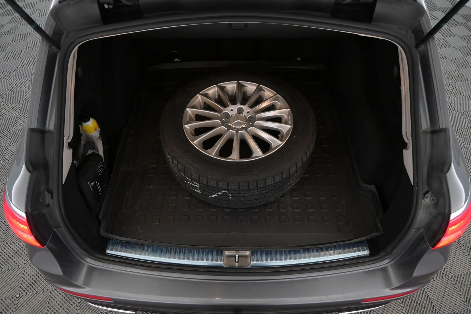 Car Image - 1NRN8ztMyKFo7K7lu4a6GN