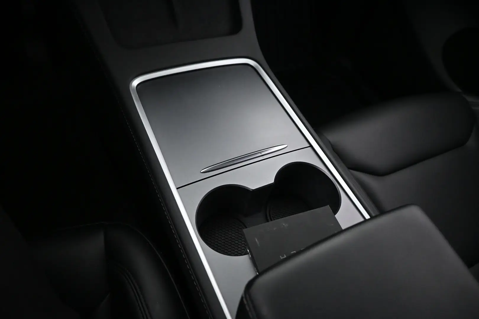 Car Image - 5wMQvMc60y3vtZZdrCBm33