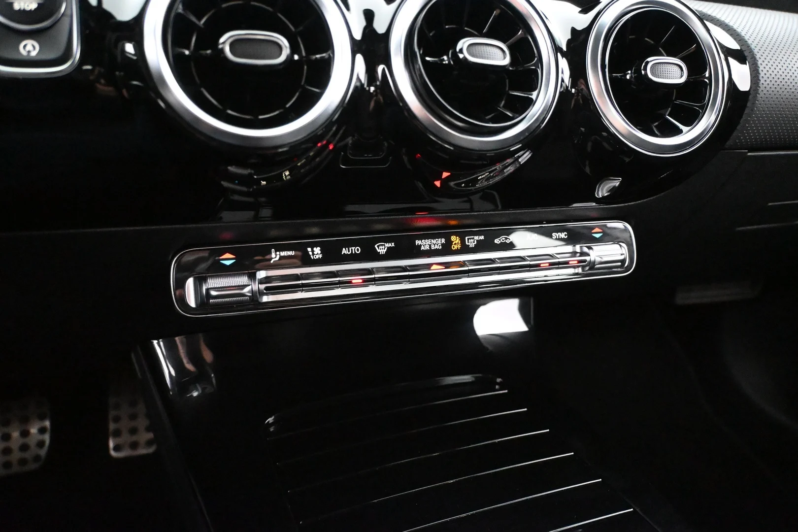Car Image - O8CbNdHjqIHxYOIkIdSQe