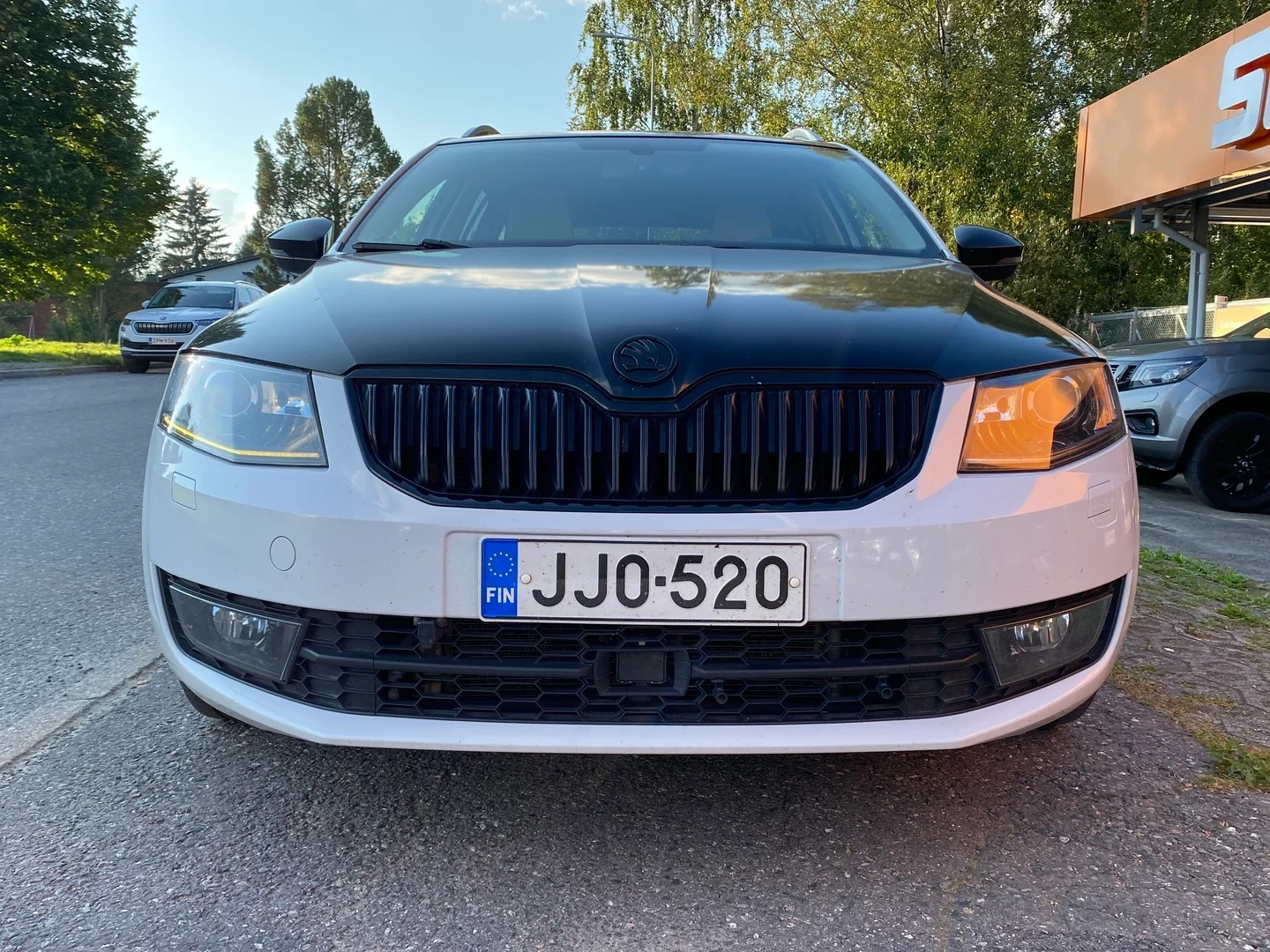 Car Image - 1D1hCris7iIQ37QVWdXhfO