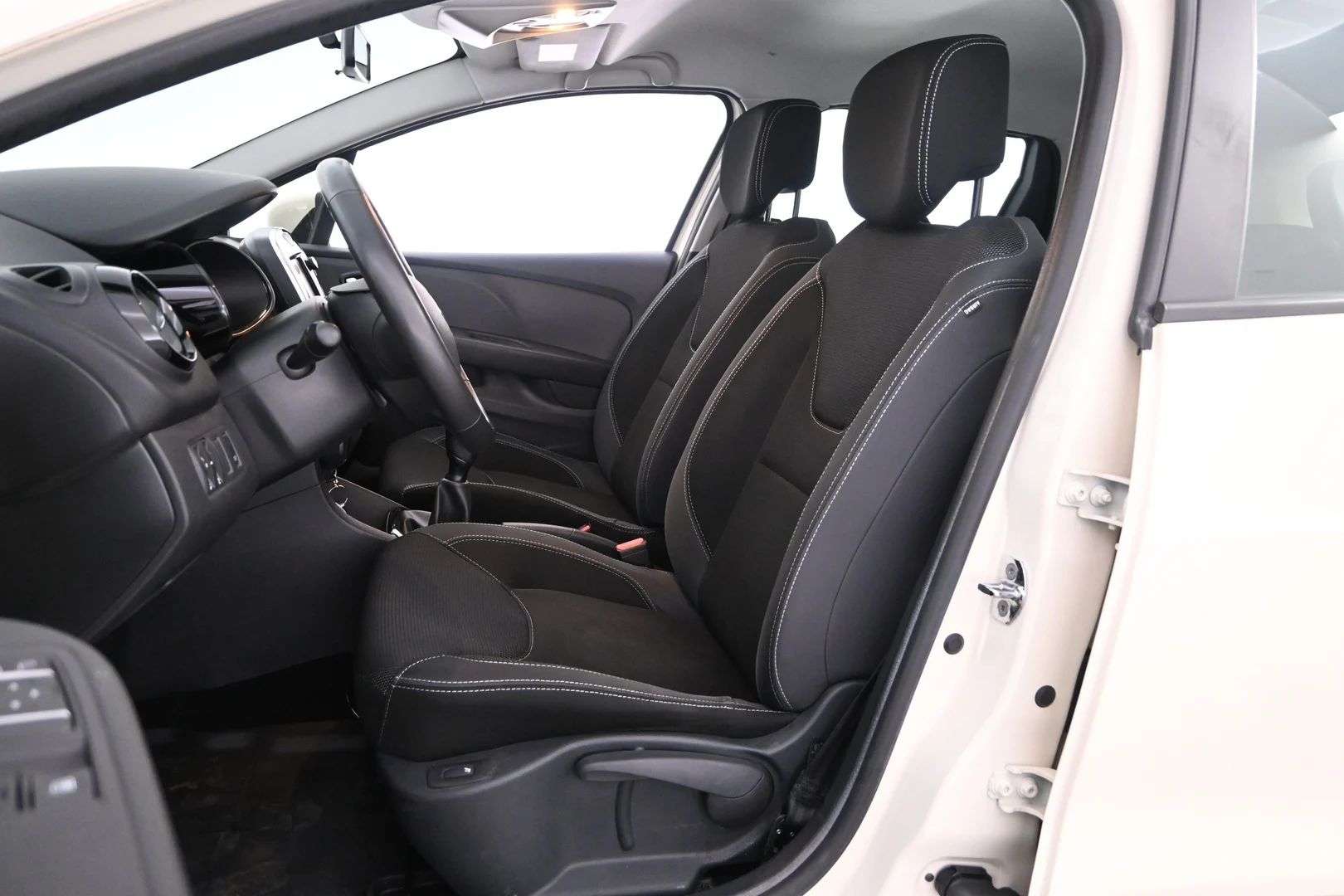 Car Image - 6I7uve8skDUnesyKcv6qs7