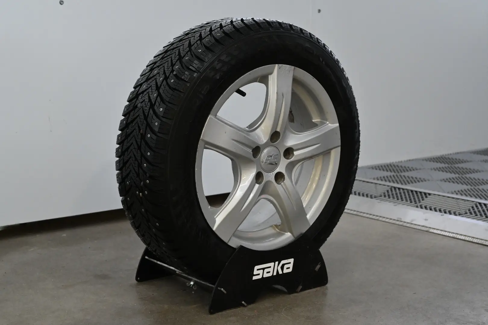 Car Image - 75i7KUBfFo7dNiQKh3FAZJ