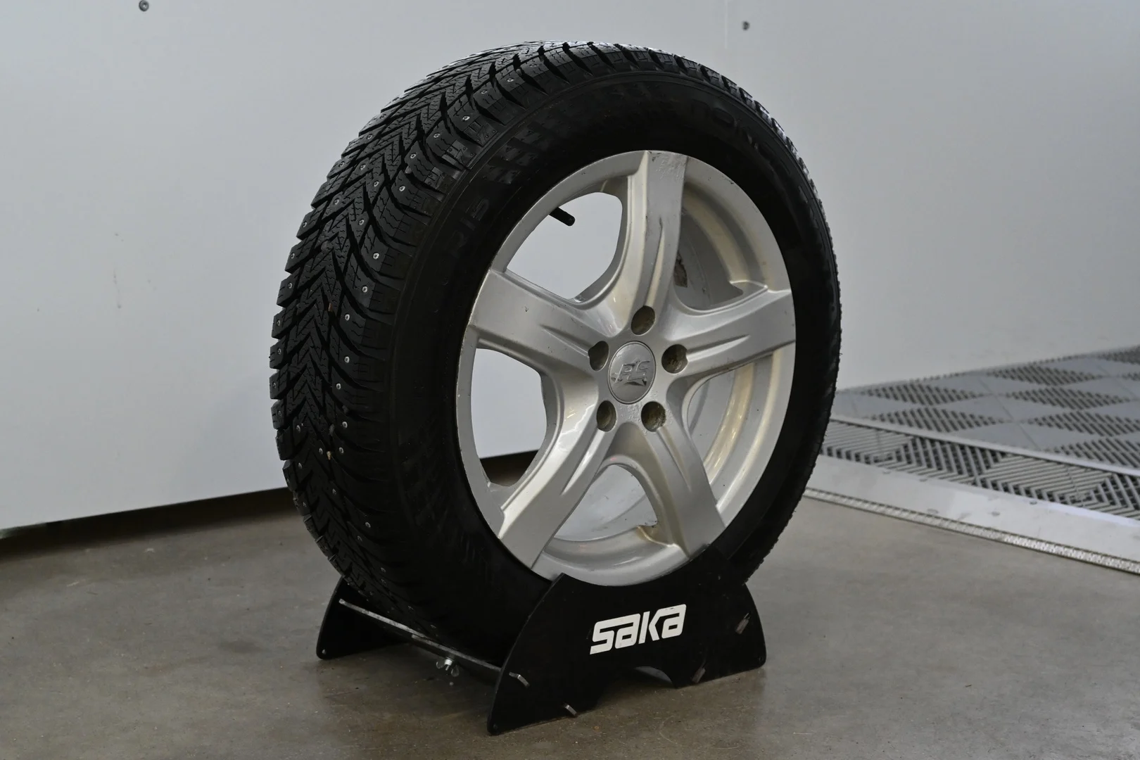 Car Image - 75i7KUBfFo7dNiQKh3FAZJ