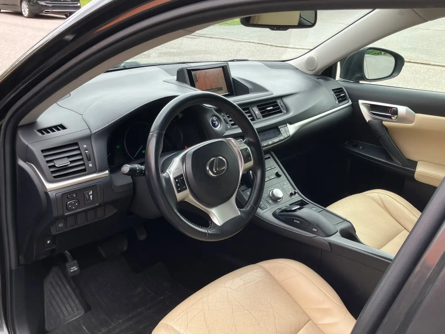 Car Image - 3Q2LtdUXcKXmxNS5cQo0Vt