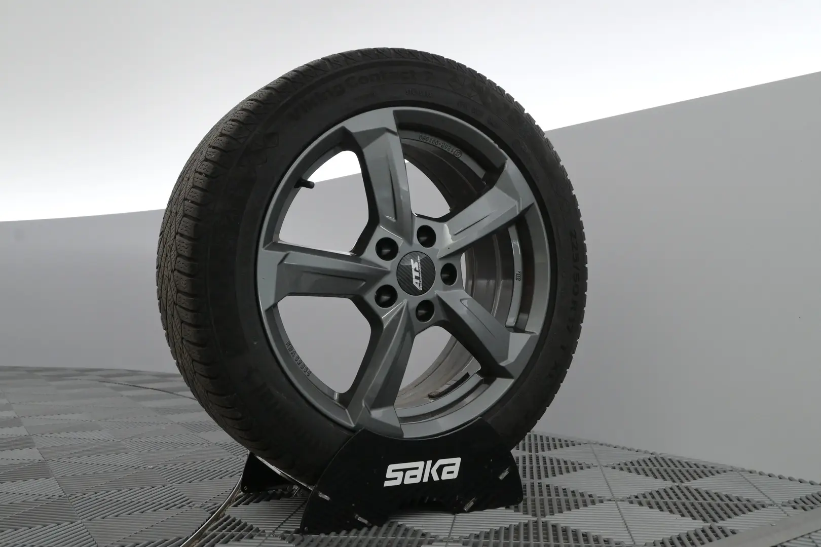 Car Image - 3TiXnLy6w6jK4Dh0HUPRNw