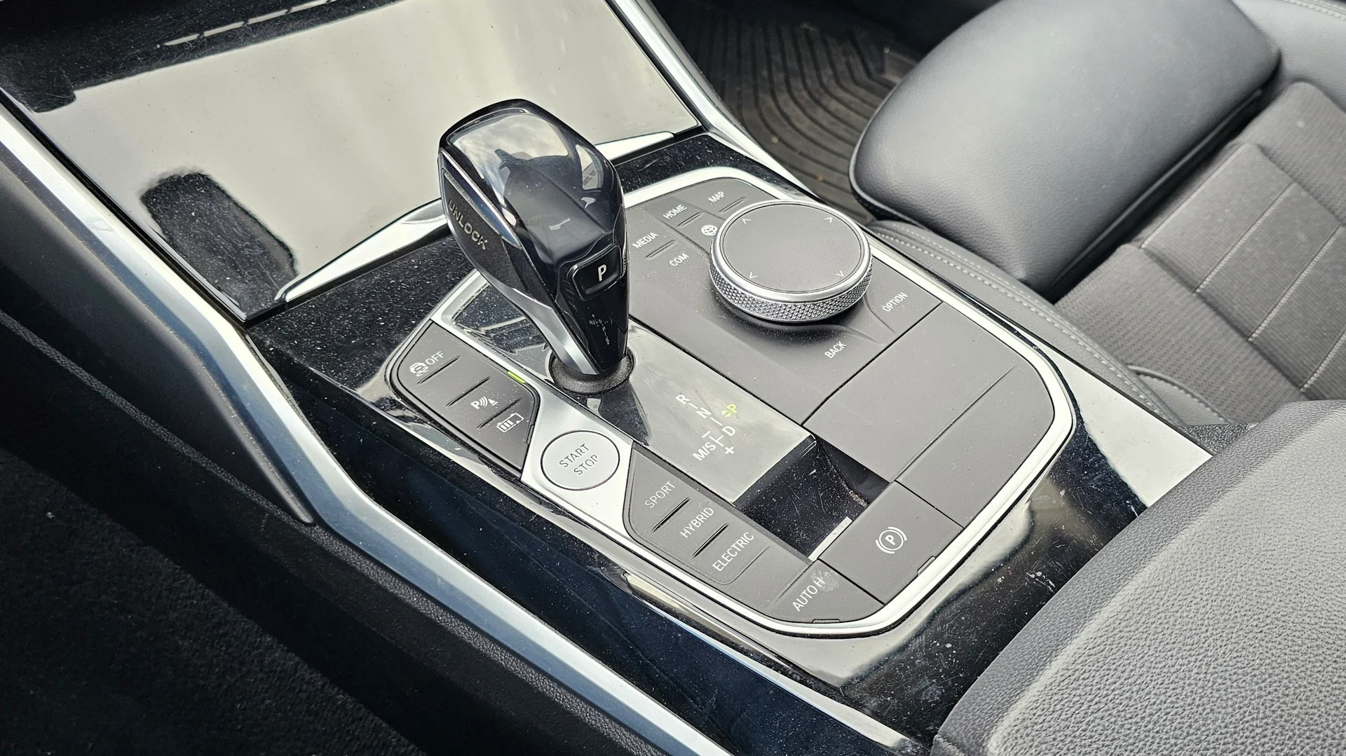 Car Image - 3SjOL3FjpsKpUmUN1dXtdU