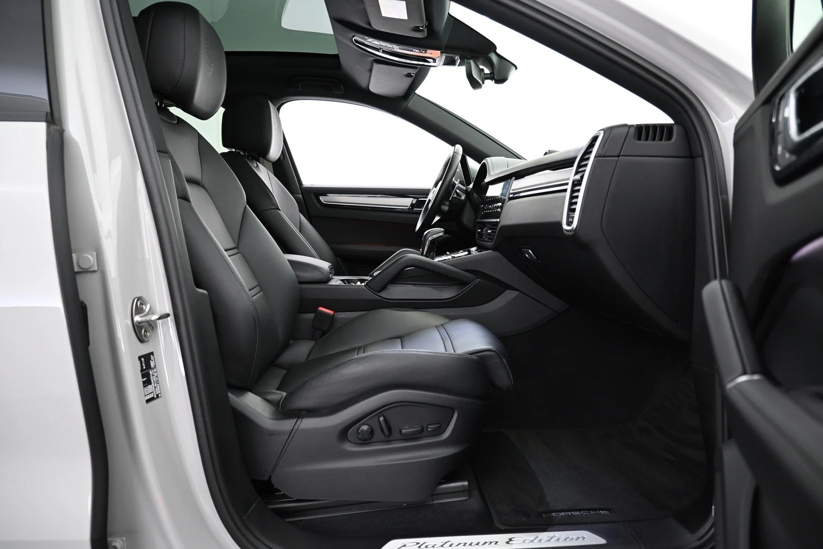 Car Image - 5XDnvxd3eQifdBf1oQurcx