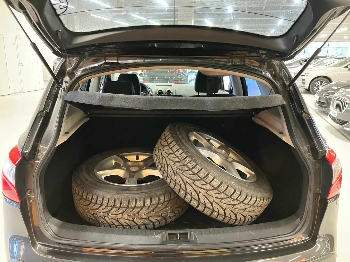Car Image - 5mJlrRx3iDH0sIIu3QrMZY