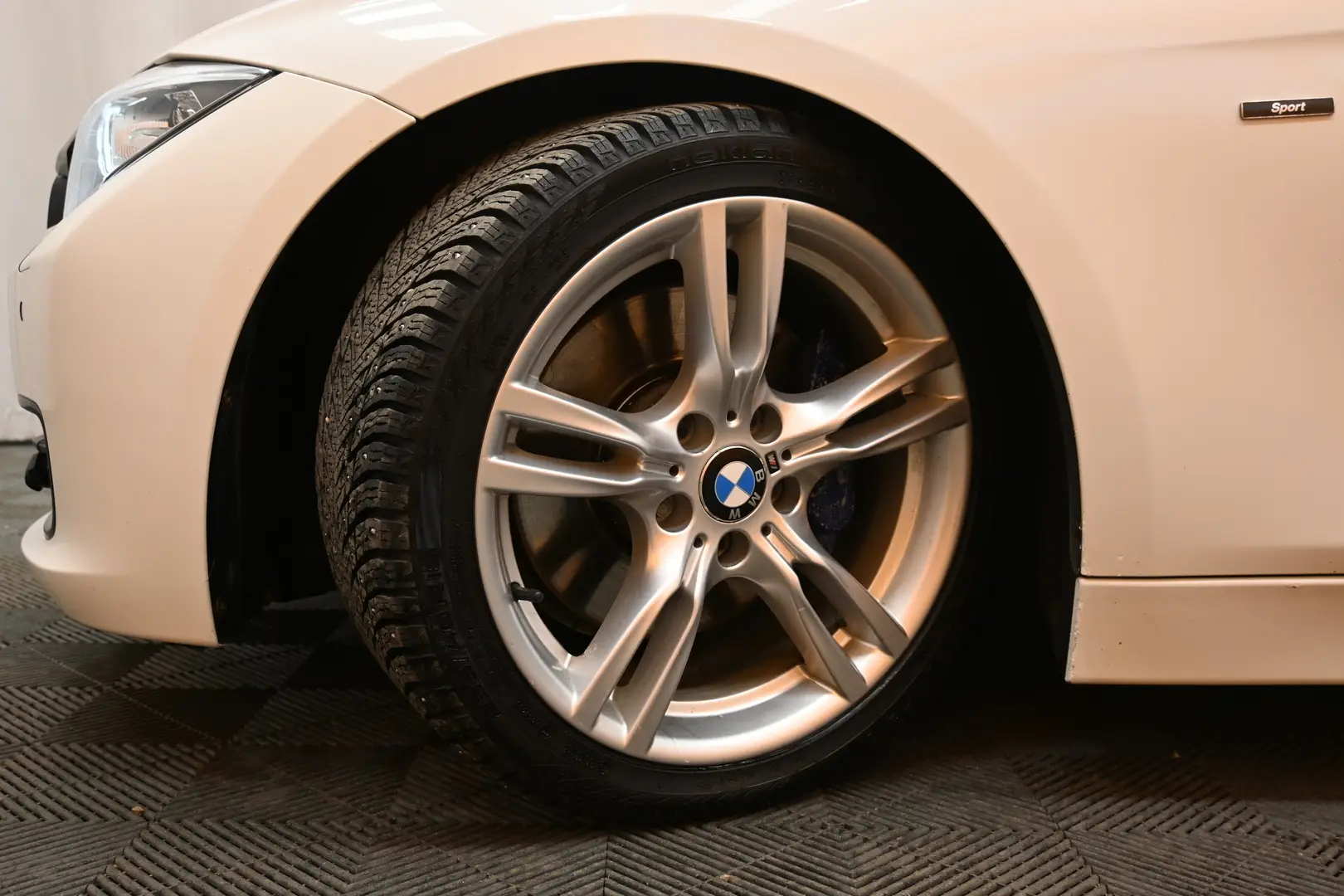 Car Image - 5YoOReVSFnvYy1ib3KXYht