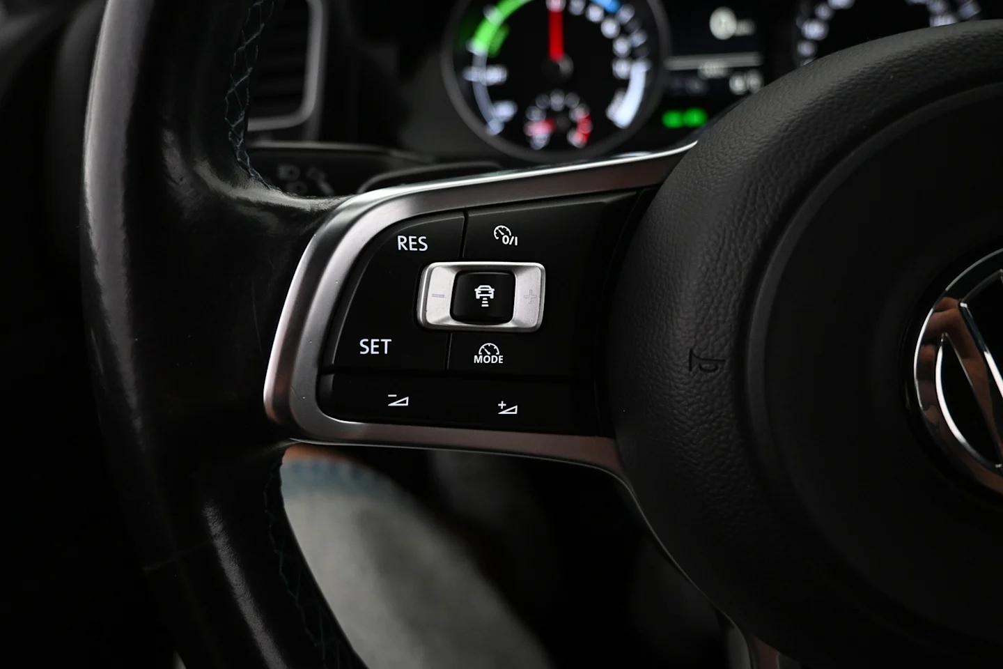 Car Image - 49ZKkDTRzR0dYWQBOkJNi4