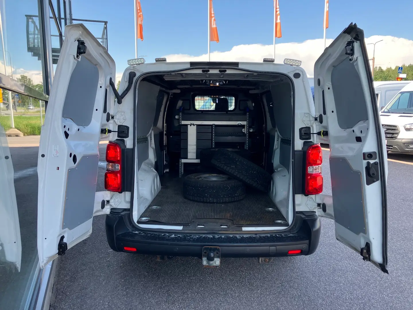 Car Image - 4vK5QodQ1gsqSD0IxmZIuc