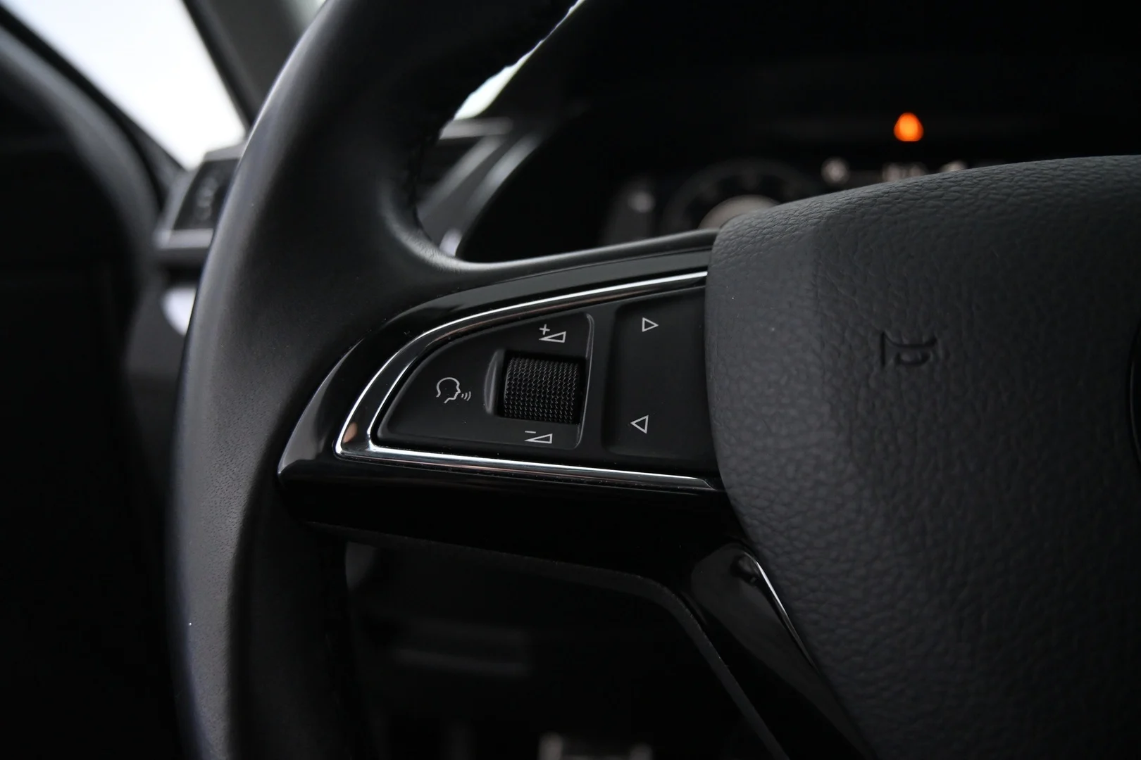 Car Image - 37uLGZlfg4mDXVQZo50t25
