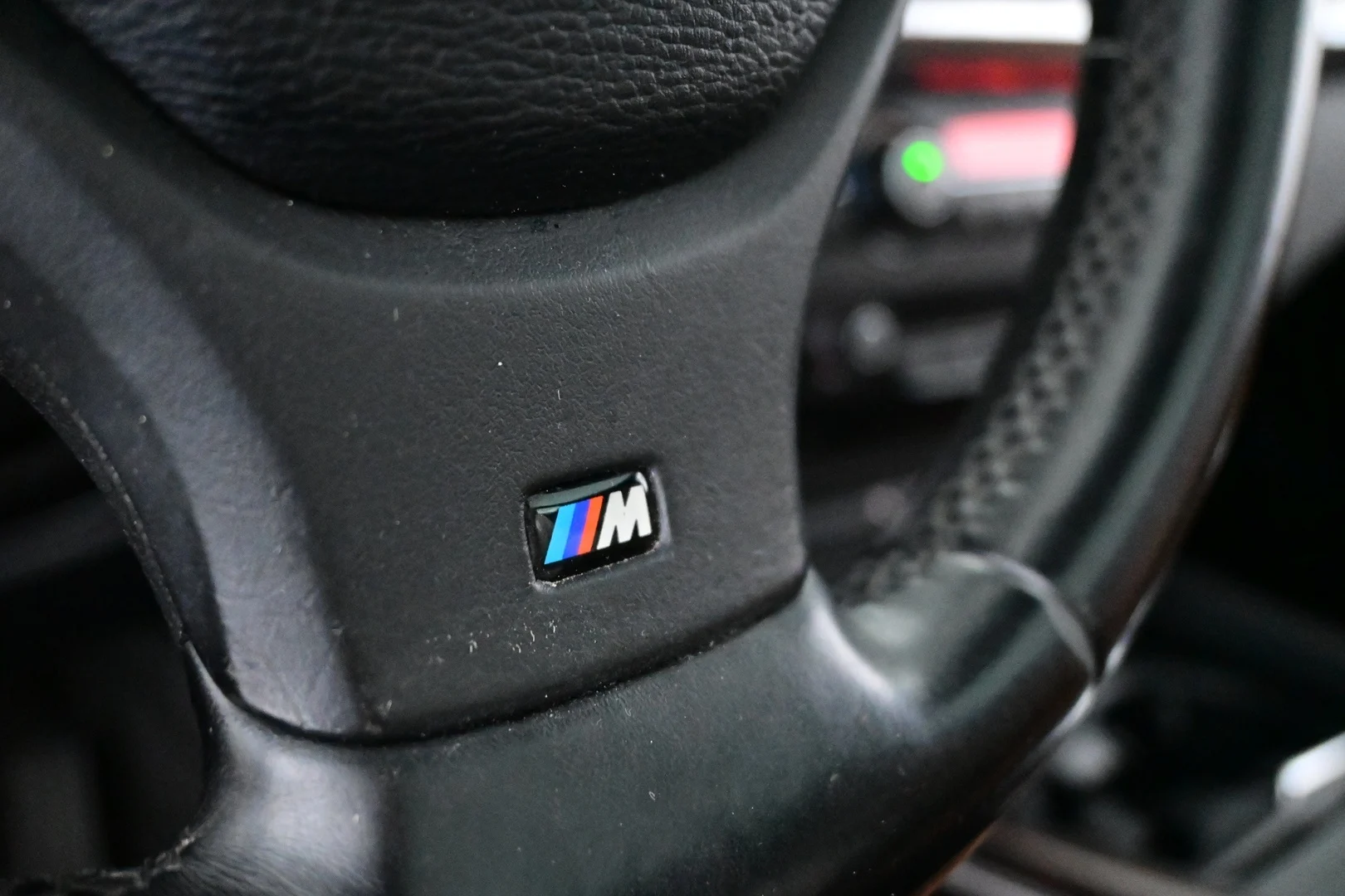 Car Image - 4SuMcyruJ4dh7d4pxATRES