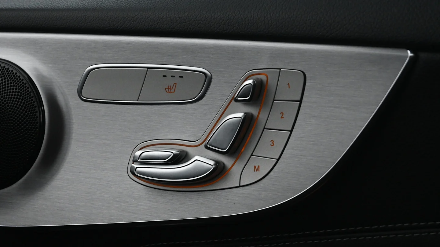 Car Image - 6sFkWRmr088PSsiTGyJydC