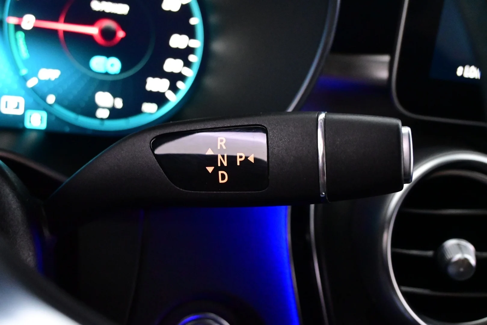 Car Image - 56PTUY2JDRwIOvEGZOq5JS
