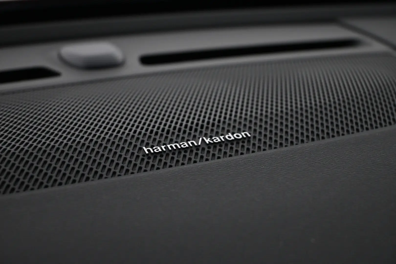 Car Image - 2KMtdDQWQxyVx5PM4By2IC