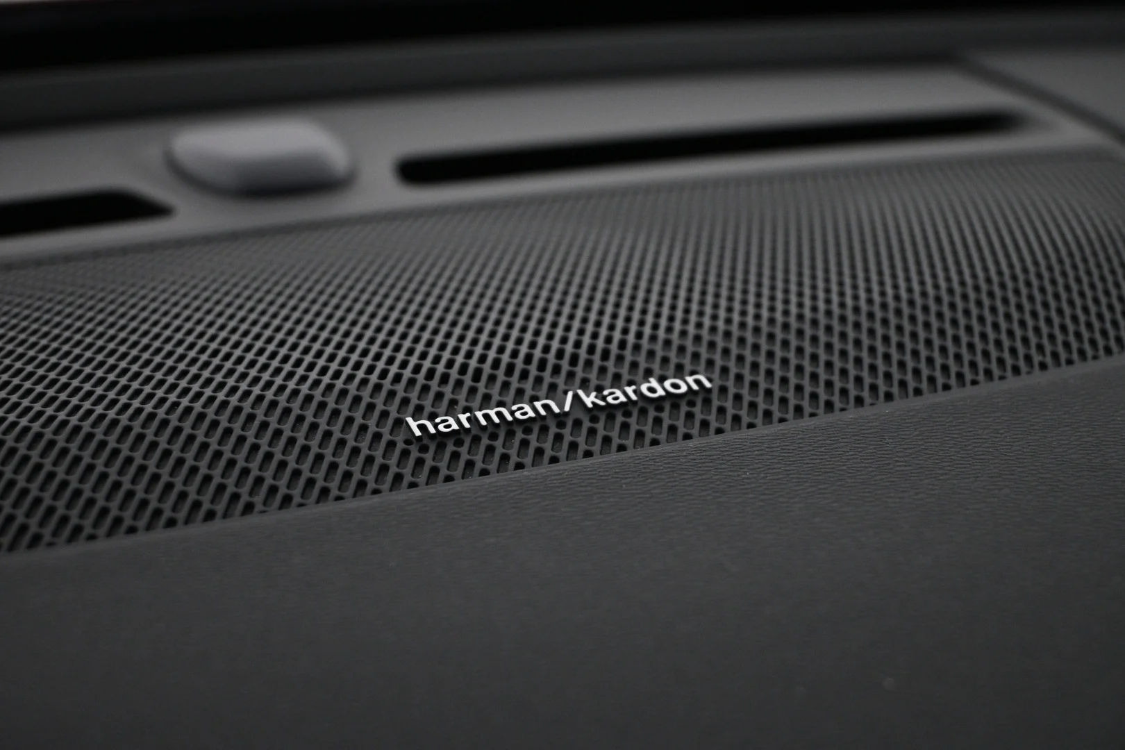 Car Image - 2KMtdDQWQxyVx5PM4By2IC
