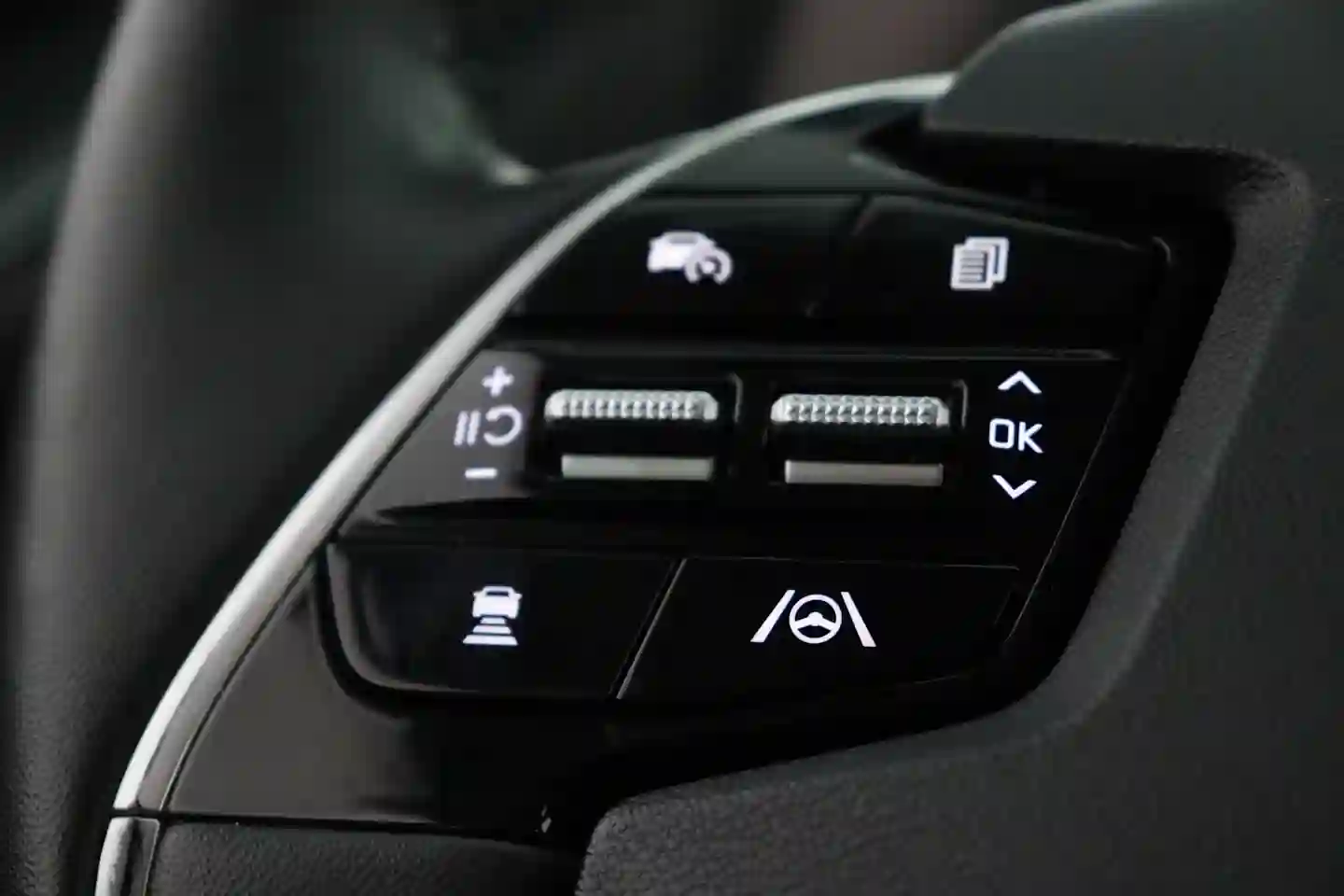 Car Image - 1scY3K837s6tWXU4jsqTk5