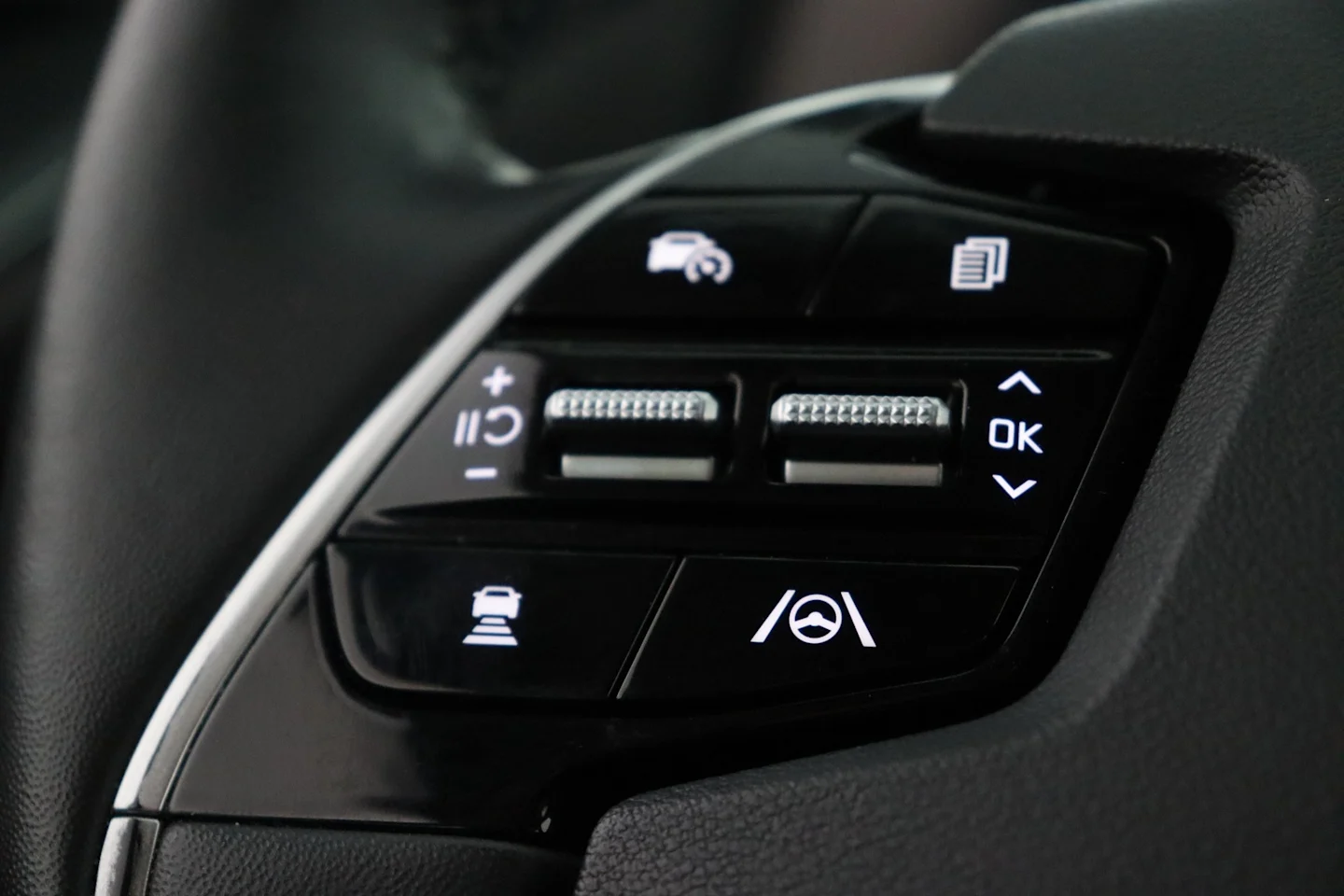 Car Image - 1scY3K837s6tWXU4jsqTk5