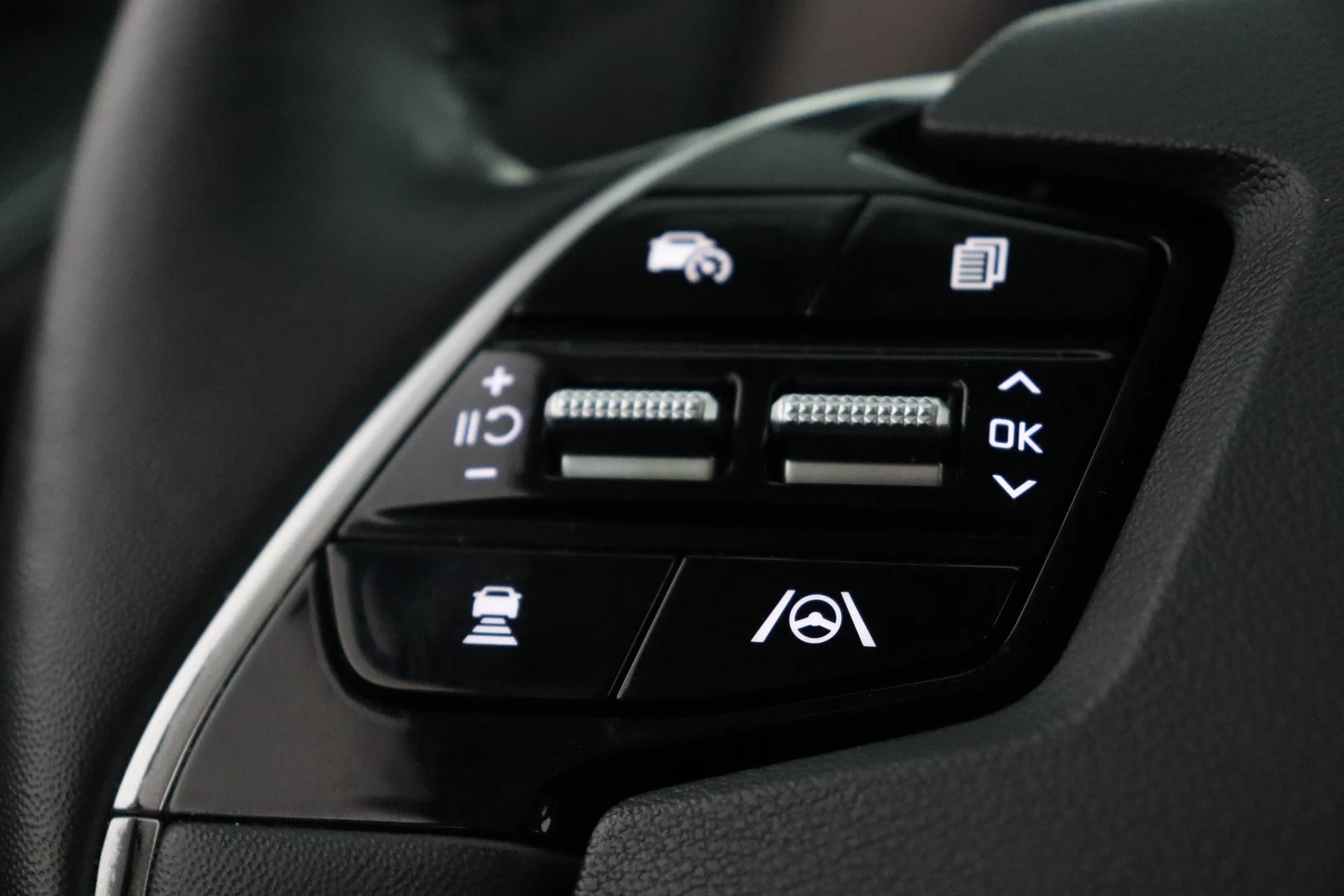 Car Image - 1scY3K837s6tWXU4jsqTk5
