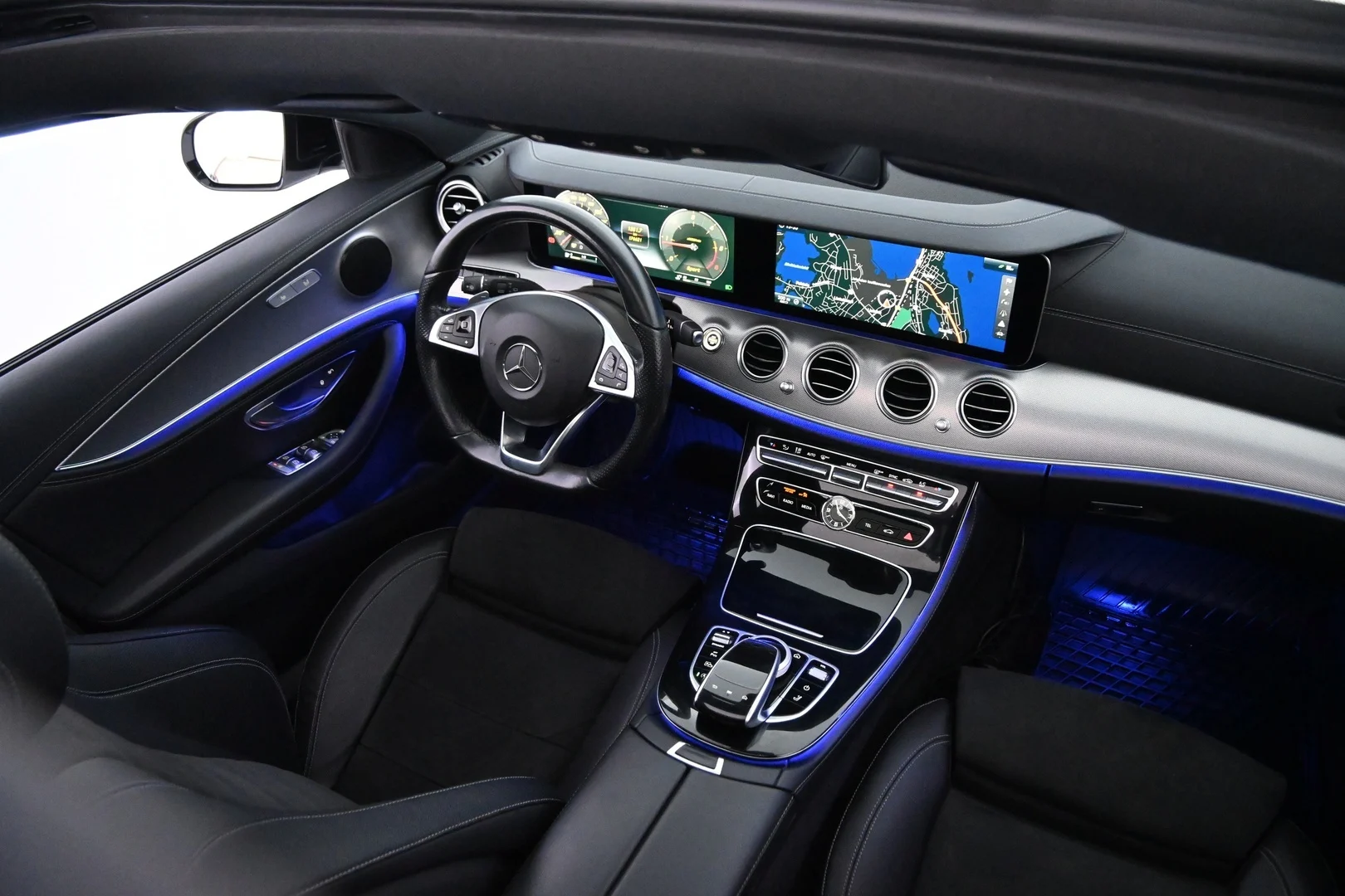 Car Image - 1zwmZhcmL3TILbGUDpH6yO